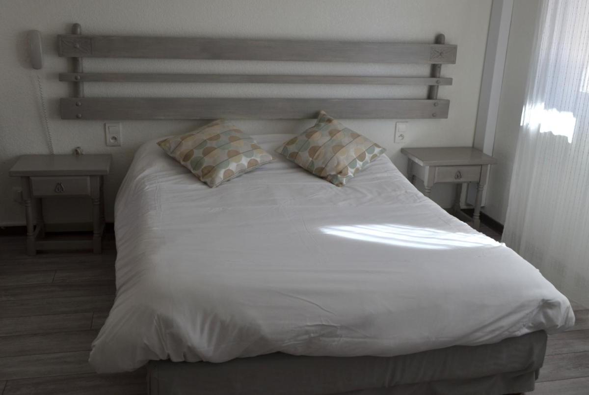 Standard Double Room with Balcony and Air Conditioning - Photo 3