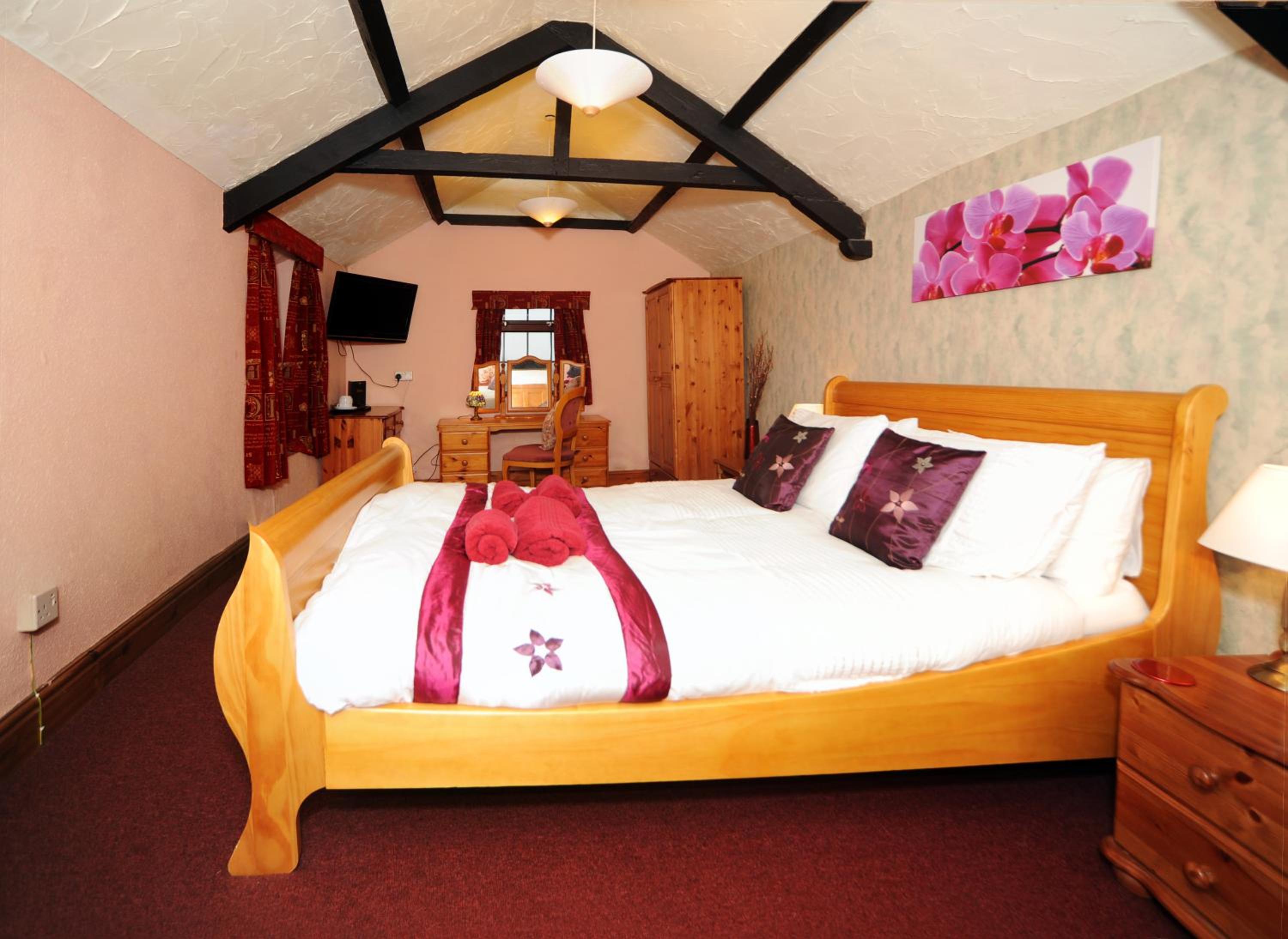 Deluxe Double Room - Photo 9