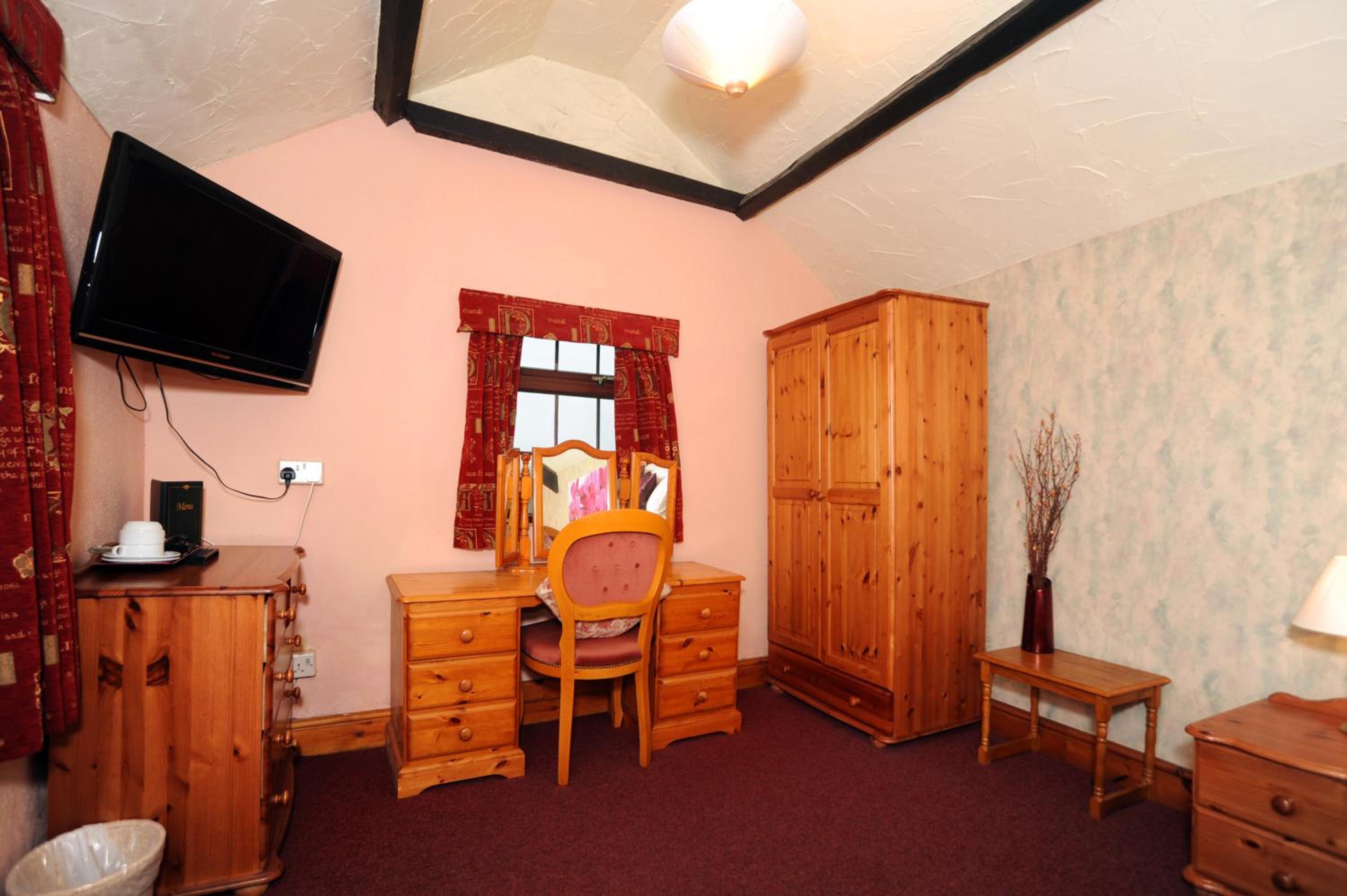 Deluxe Double Room - Photo 11