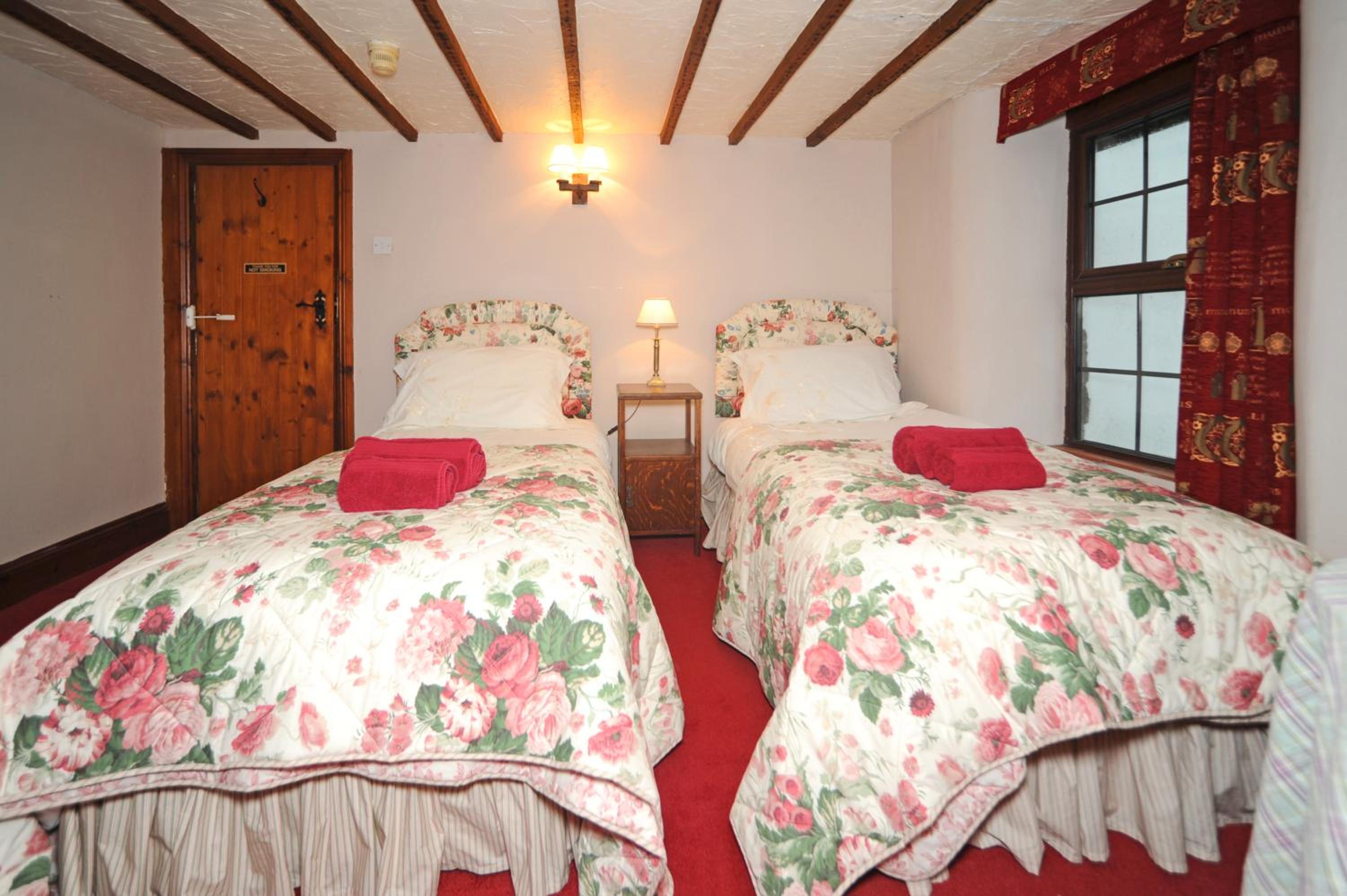 Twin Room - Photo 4
