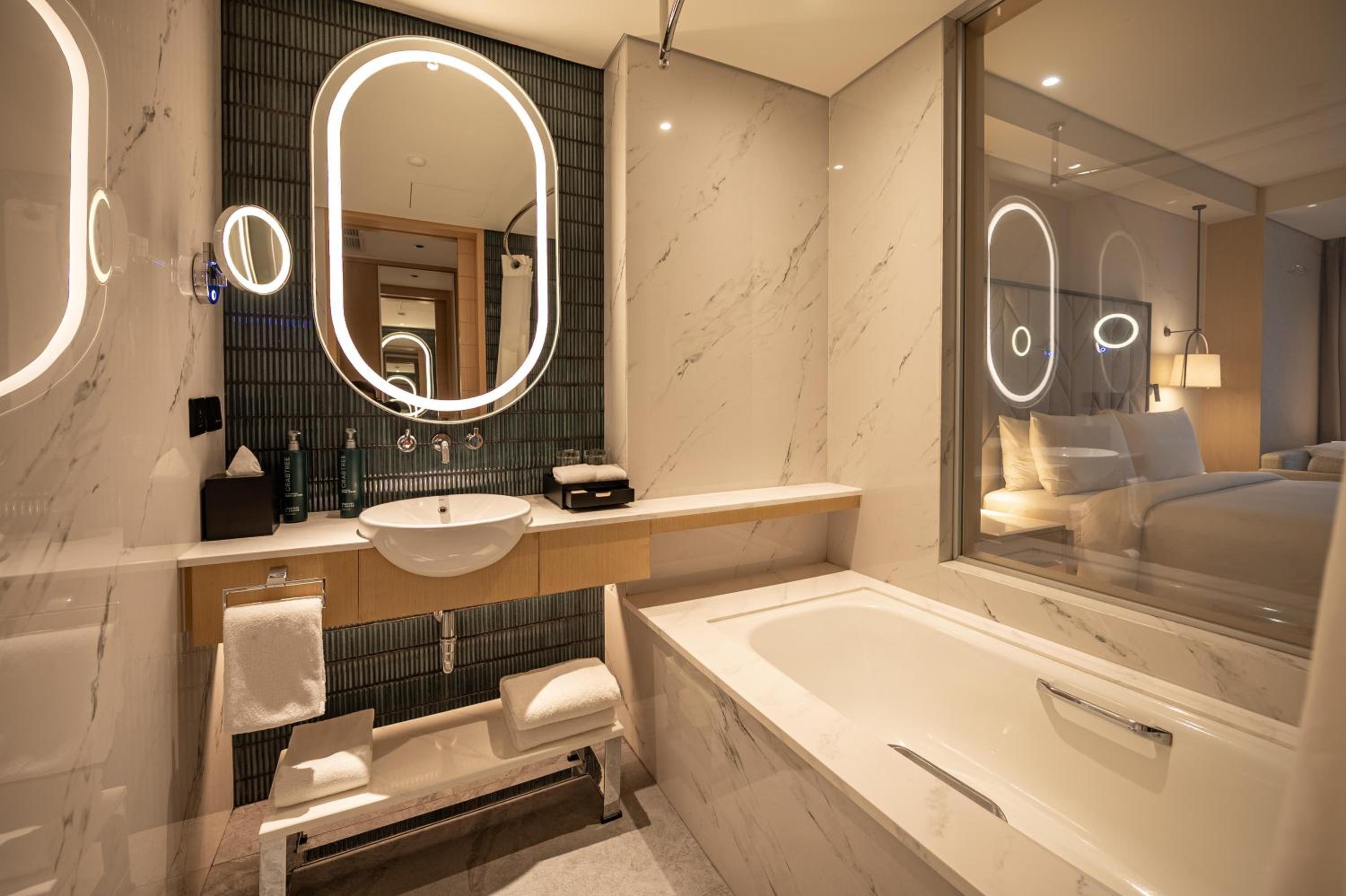 Deluxe King Room with Balcony