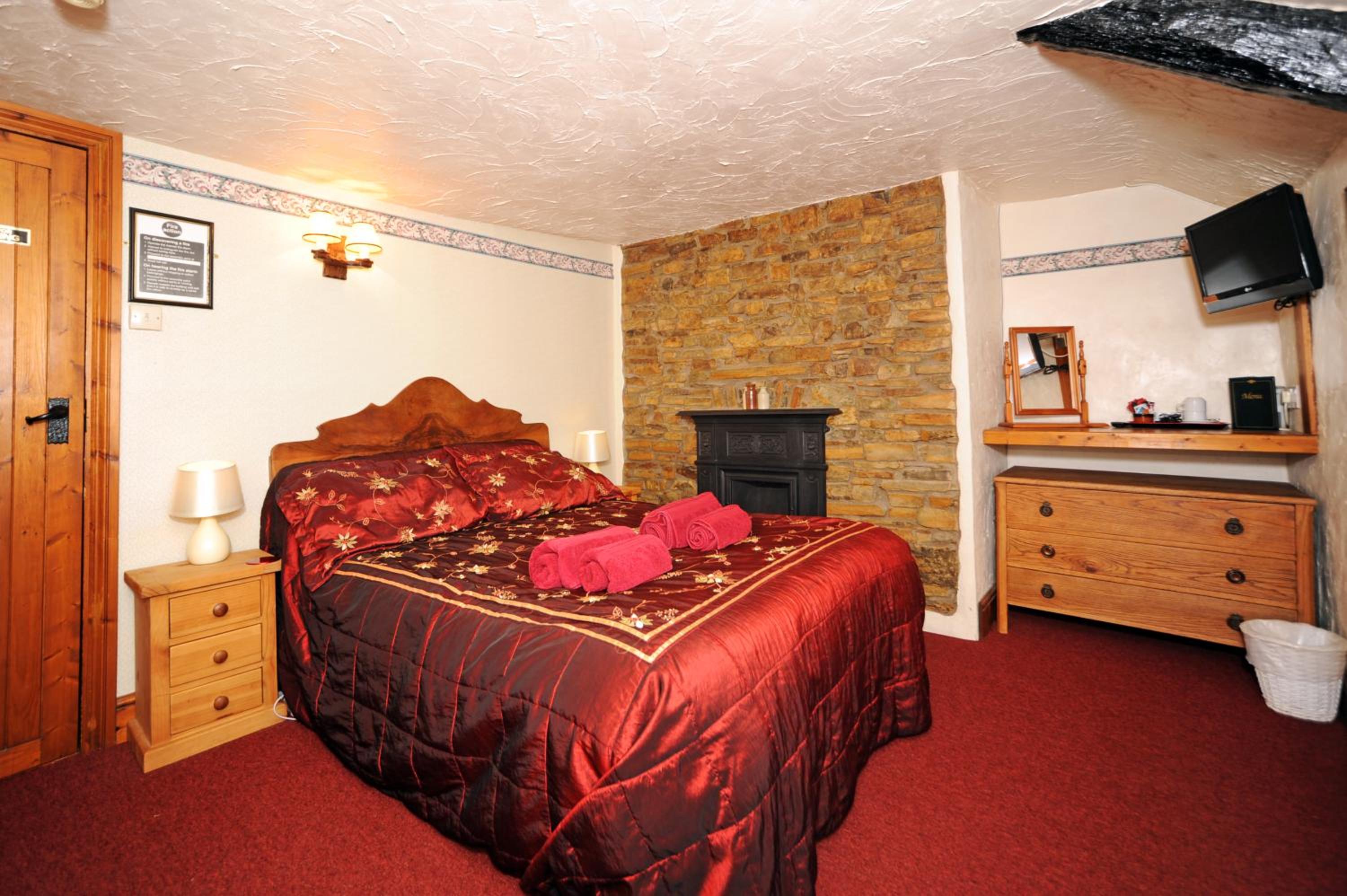 Double Room - Photo 15
