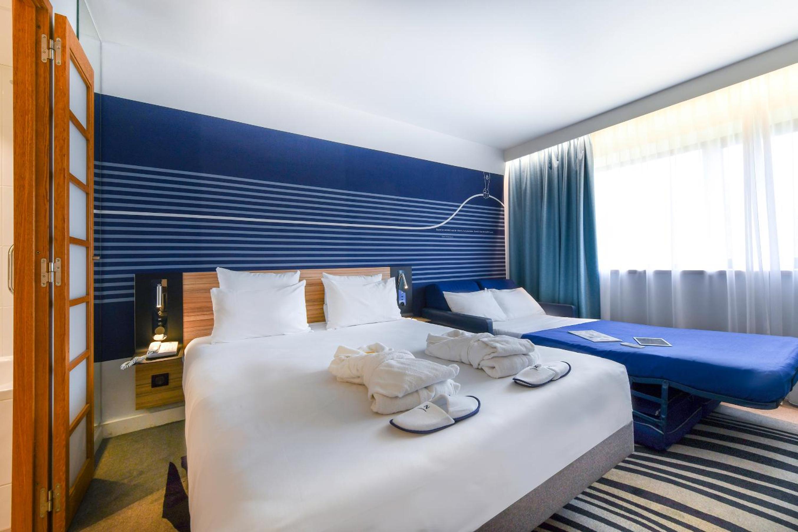 Executive Double Room with Sofa Bed - Photo 2