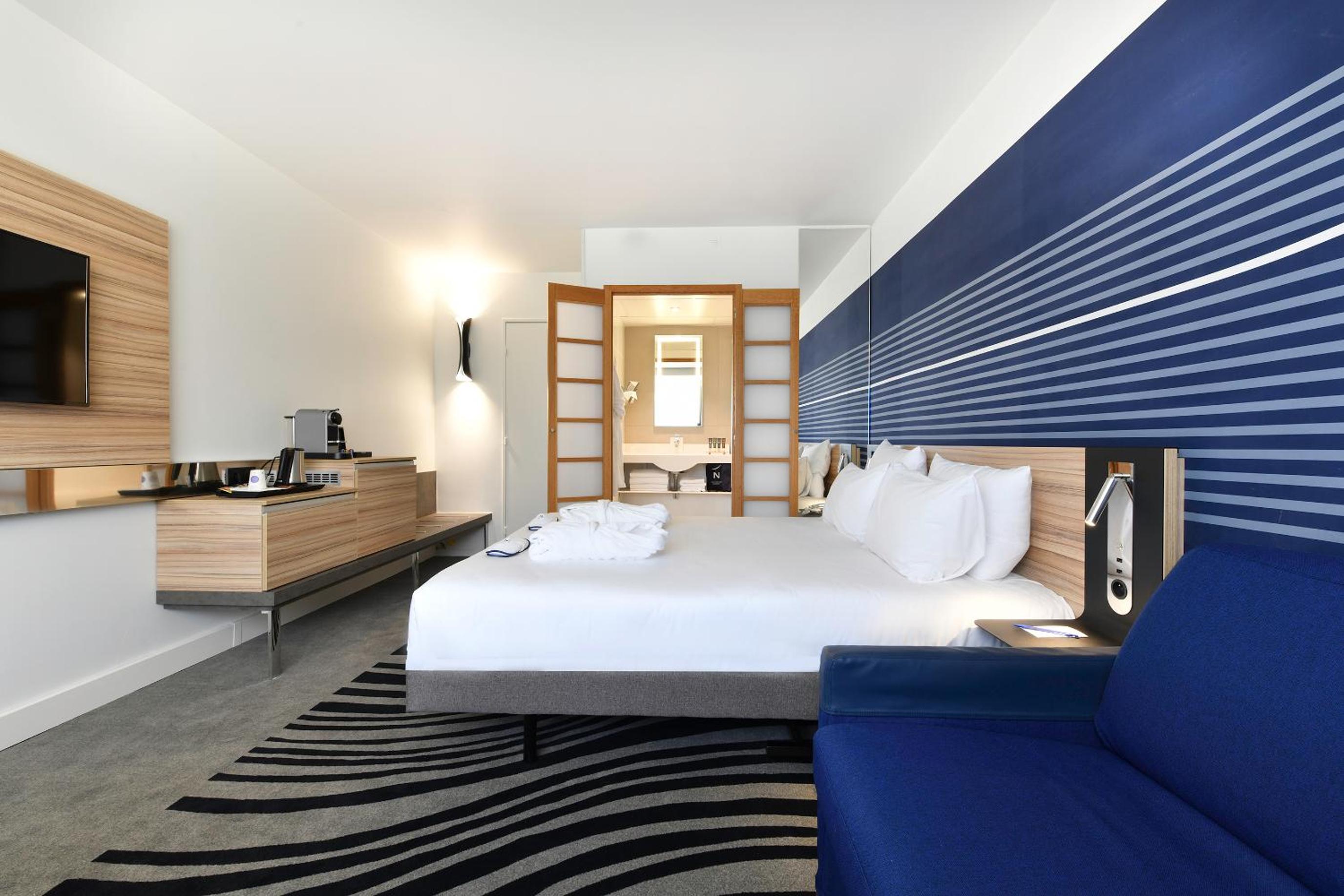 Executive Double Room with Sofa Bed - Photo 4