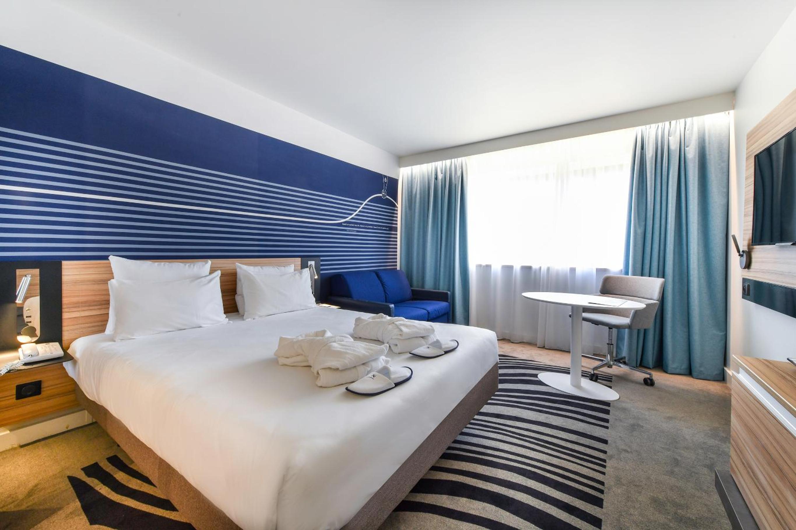 Executive Double Room with Sofa Bed - Photo 1