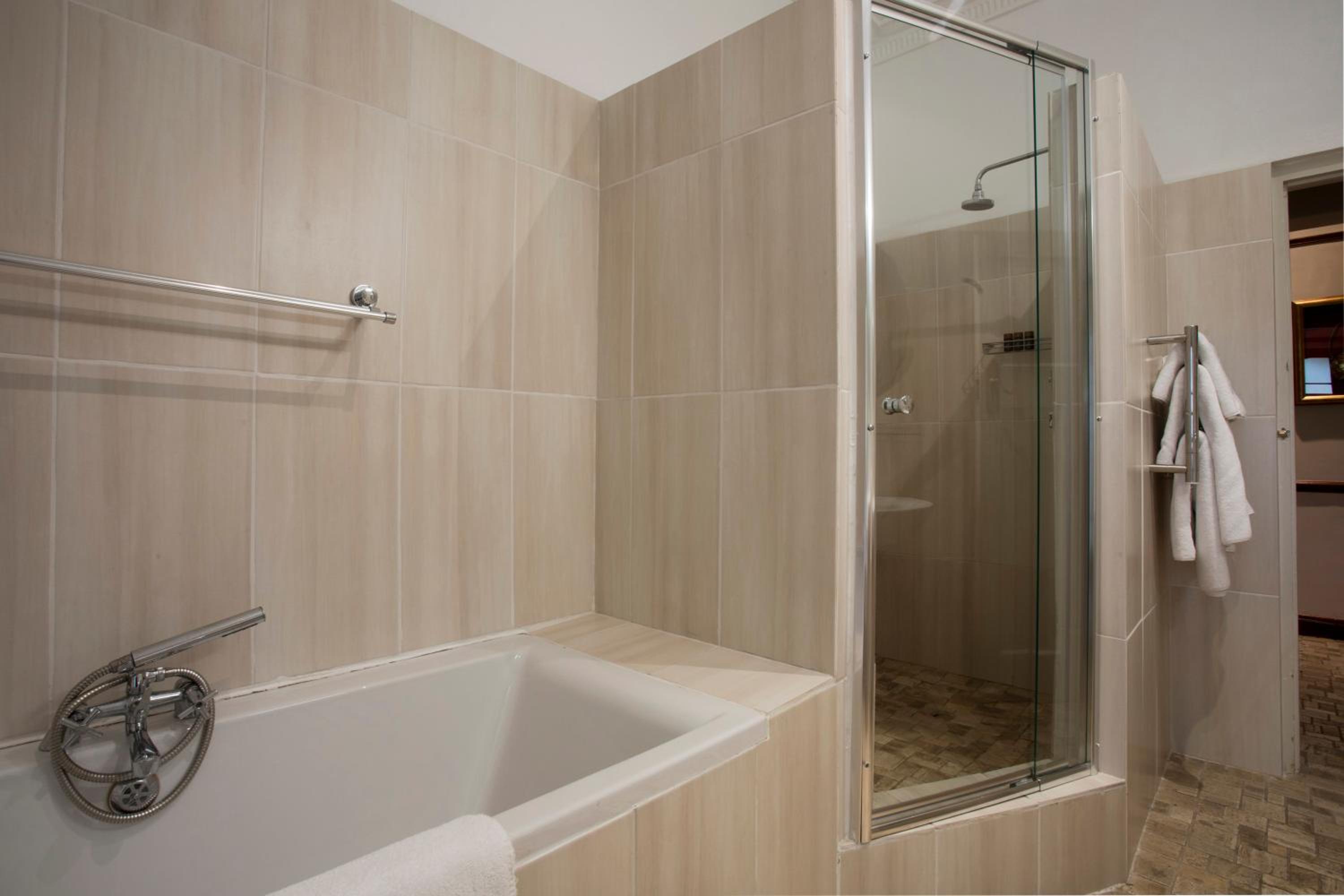 Family Room - Photo 16