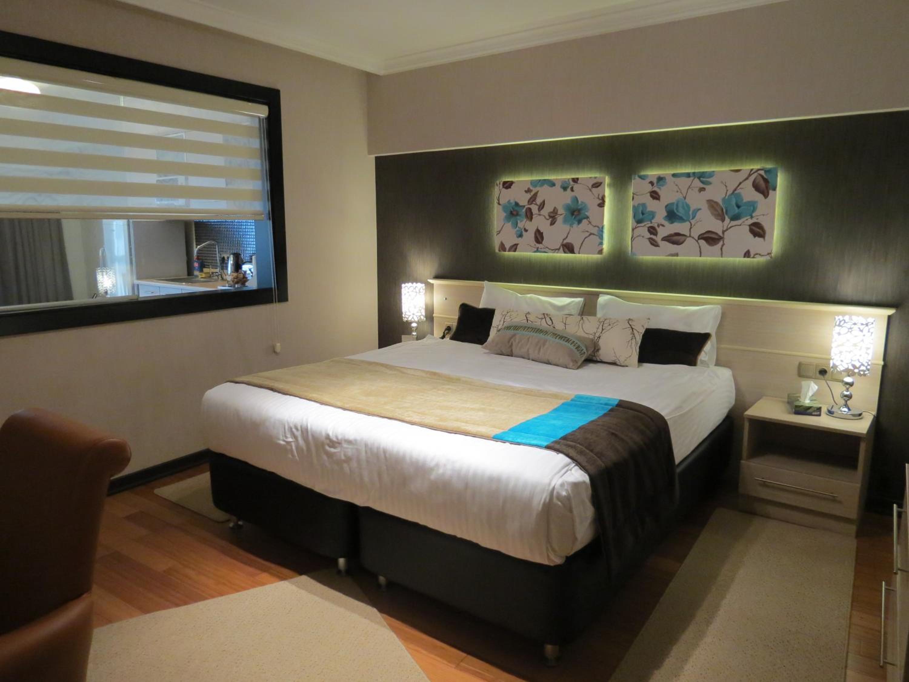 Senior Suite - Photo 1