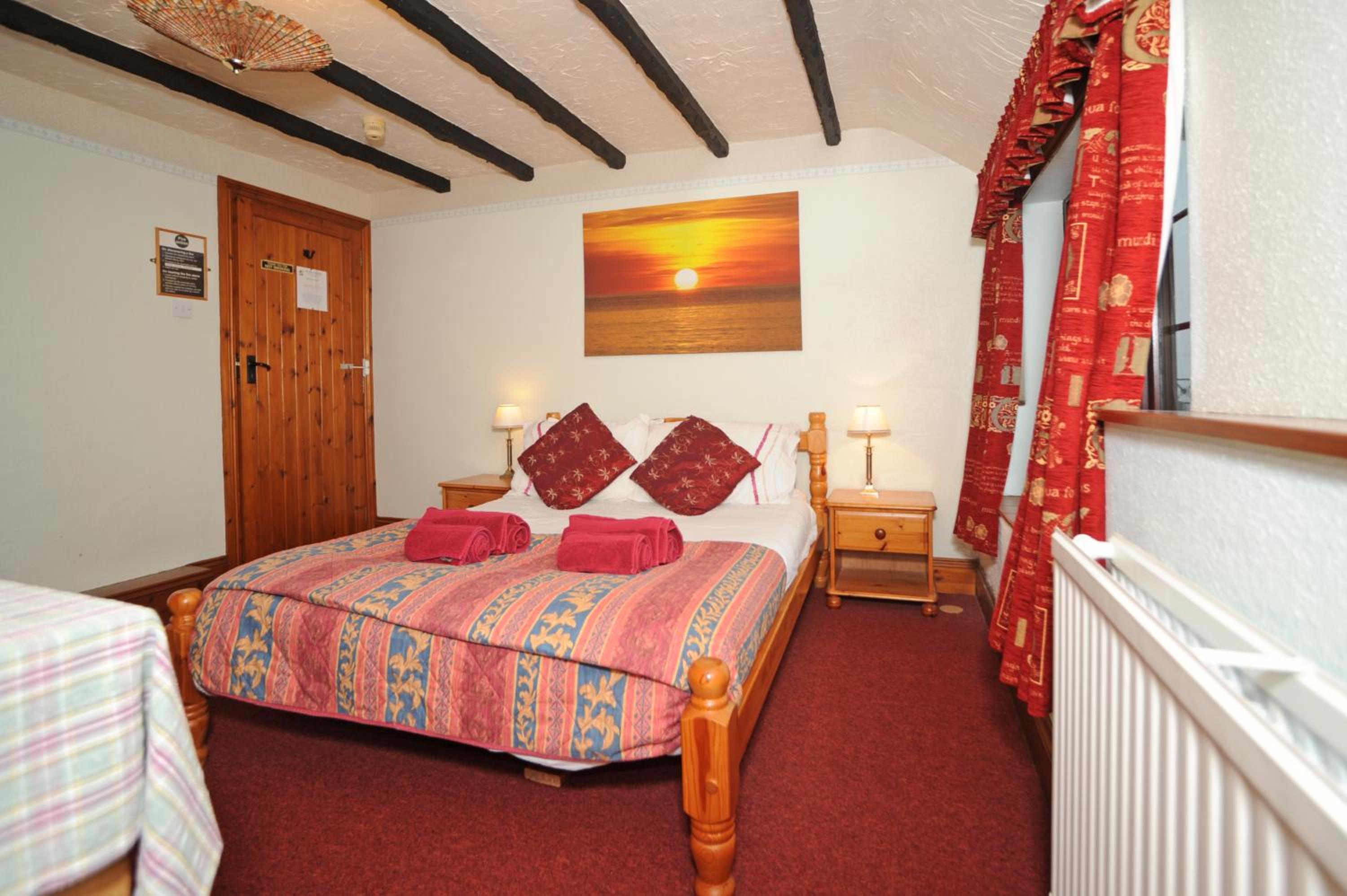 Double Room - Photo 17