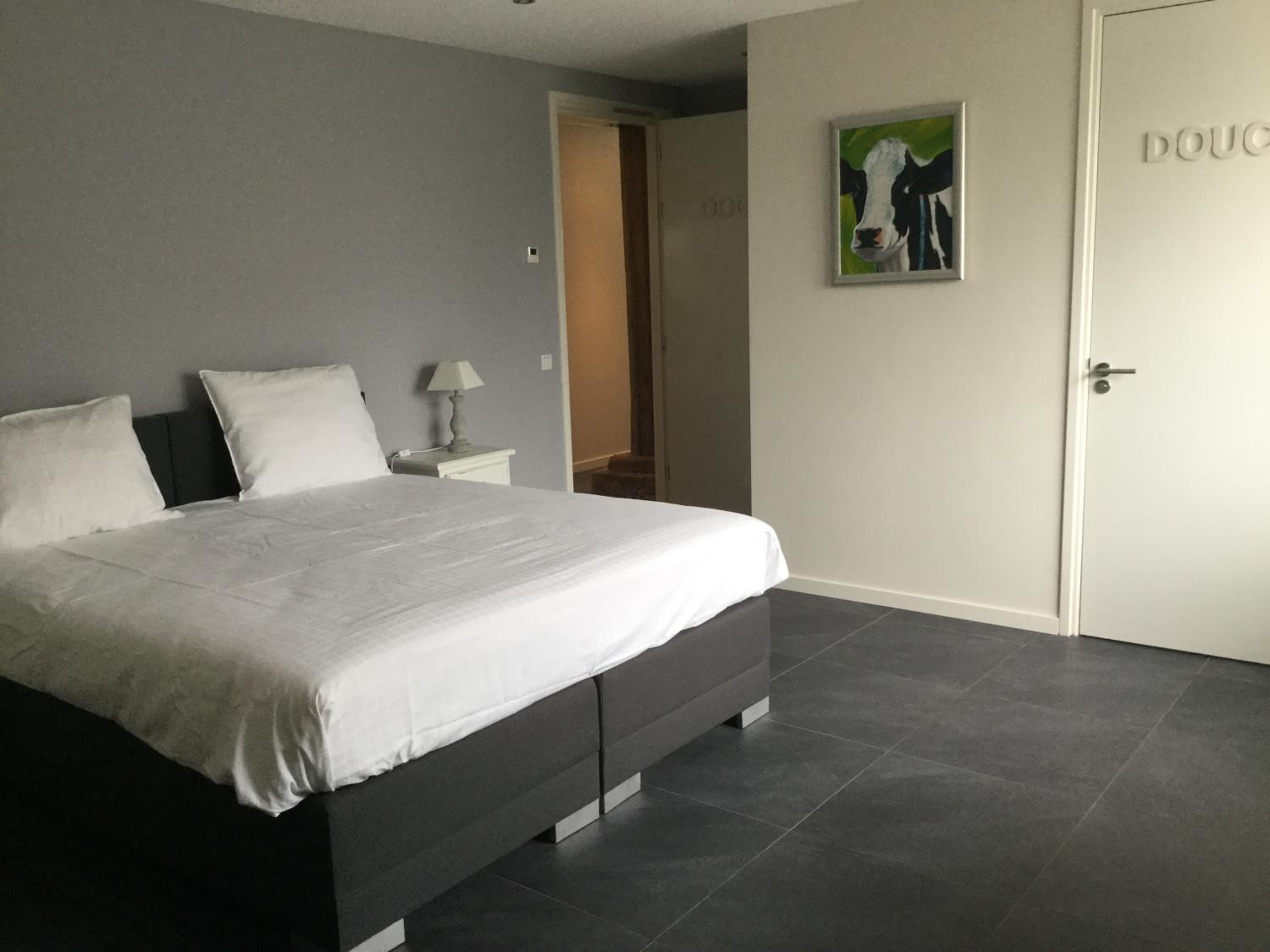 Twin Room with Bathroom photo 1