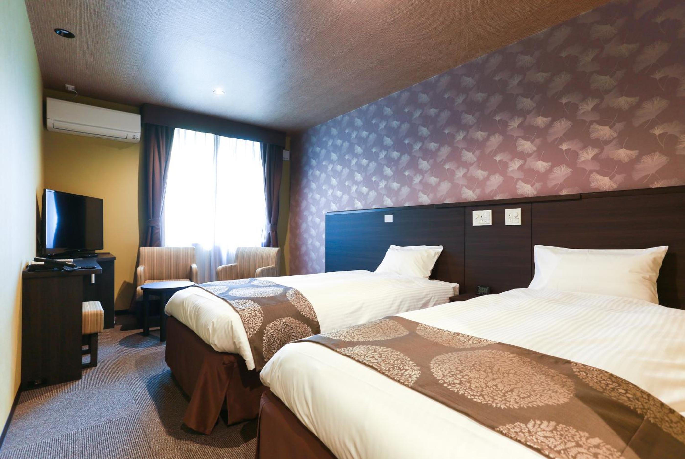 Half board included - Deluxe Twin Room with Extra Bed - Non-Smoking photo 1