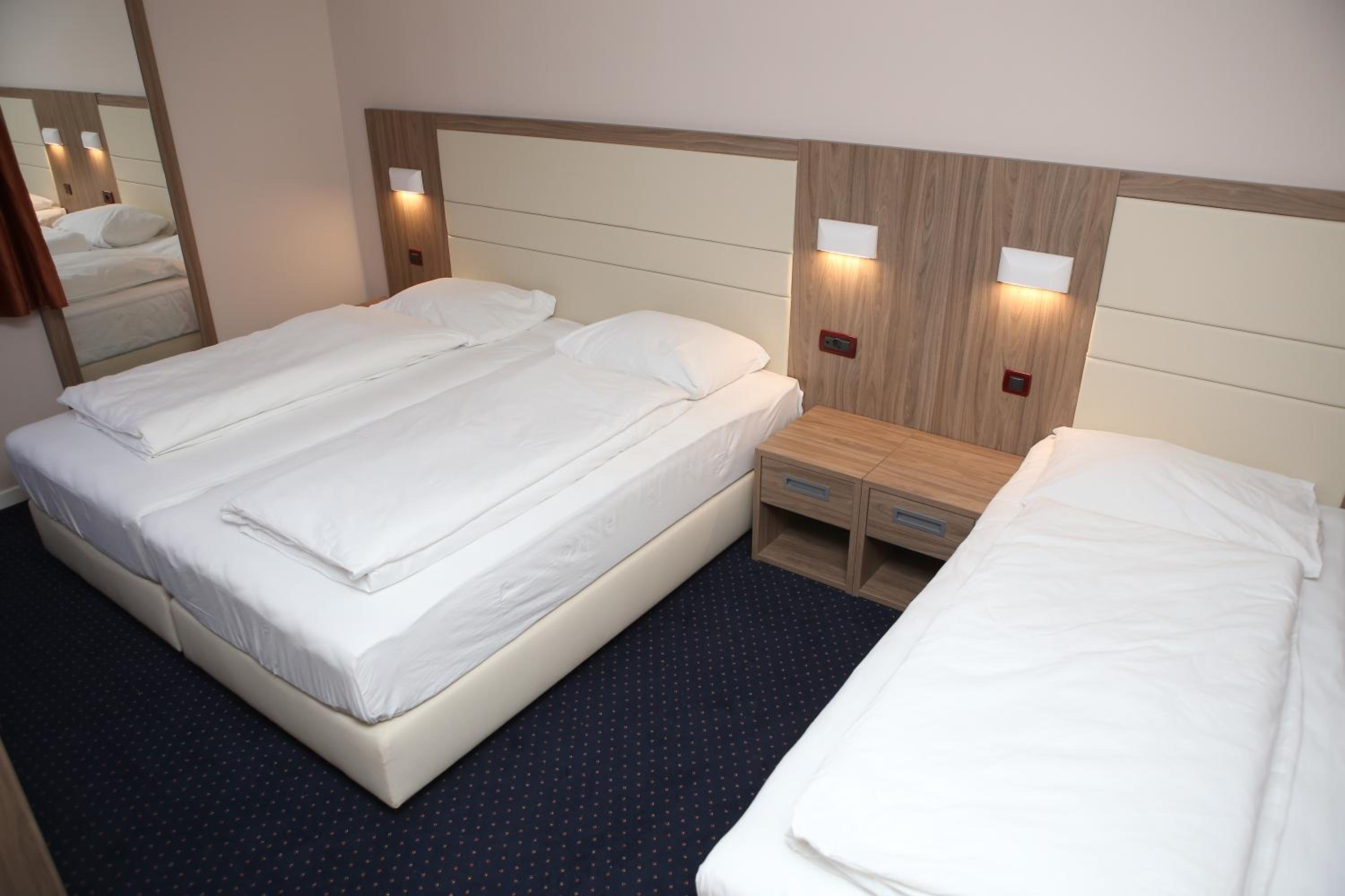 Triple Room - Photo 5