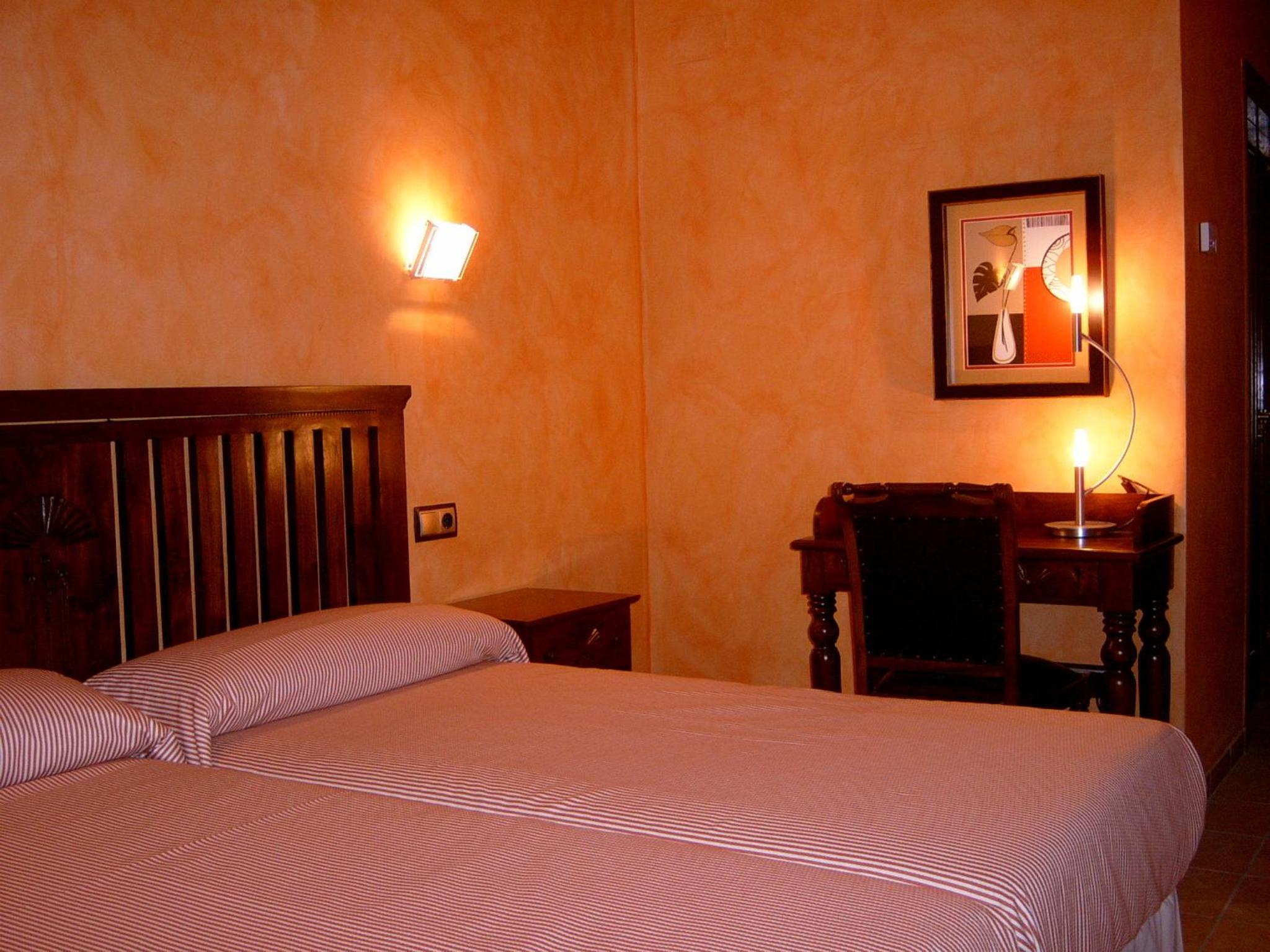Twin Room - Photo 1