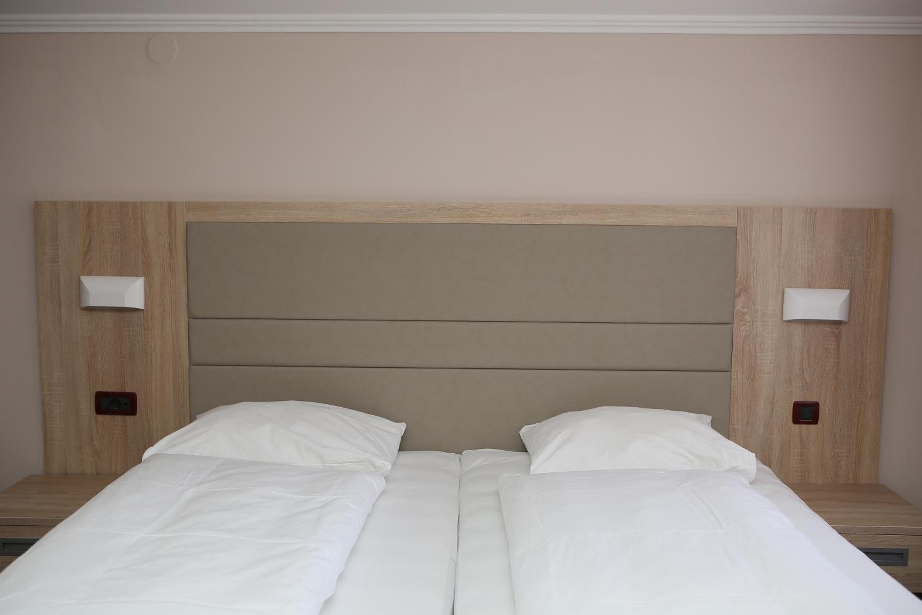 Triple Room - Photo 6