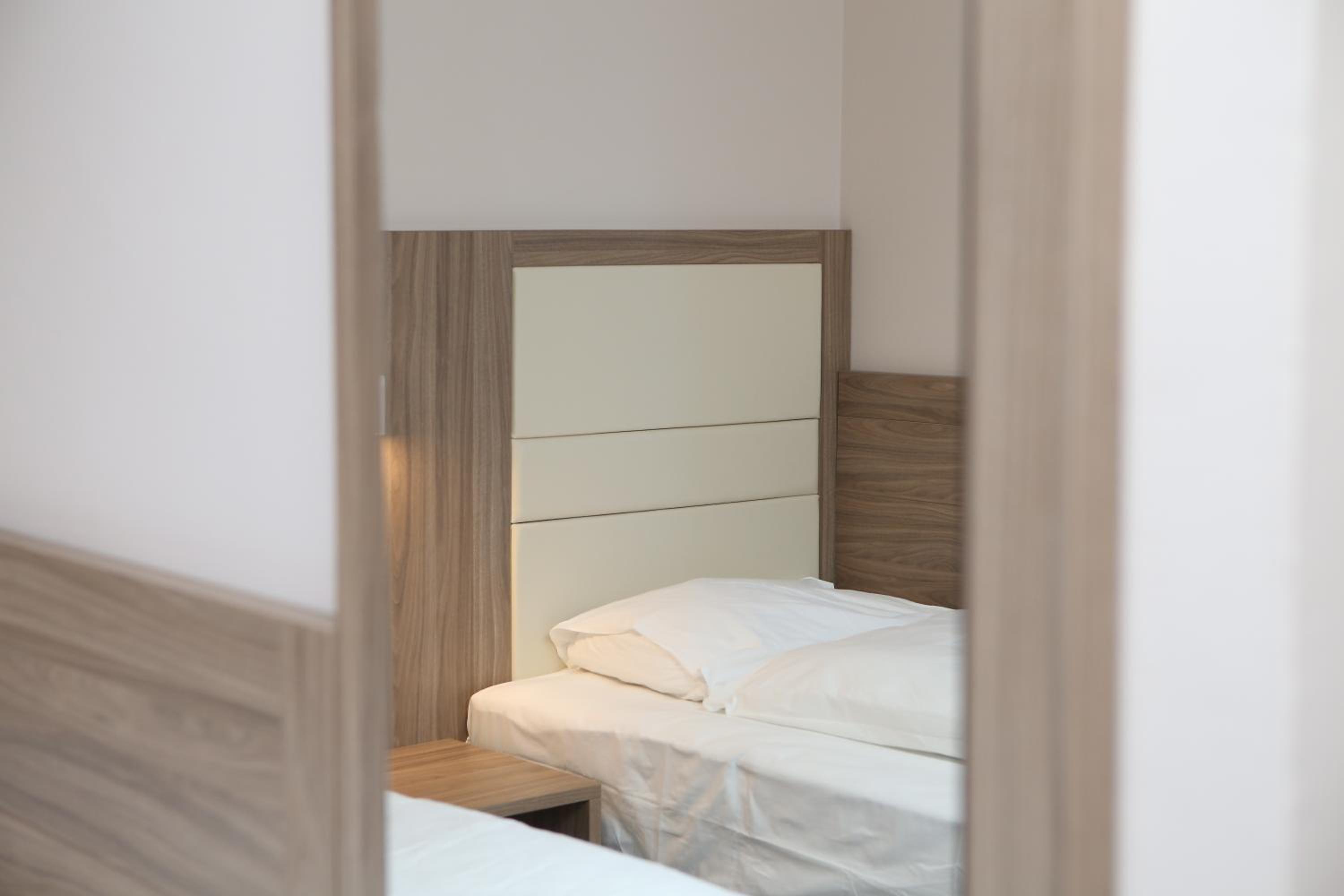 Triple Room - Photo 11