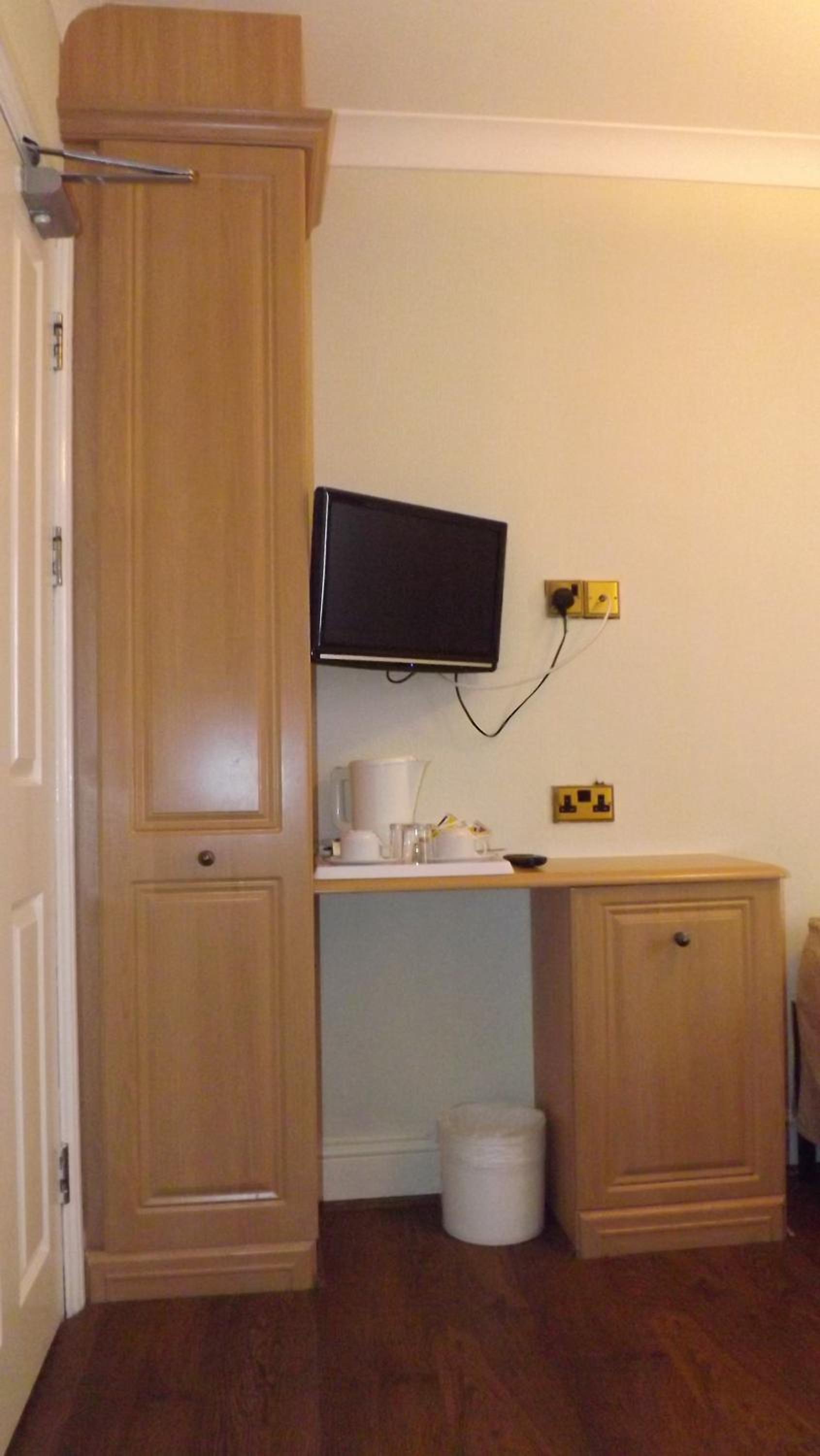 Double Room with Private Bathroom photo 1