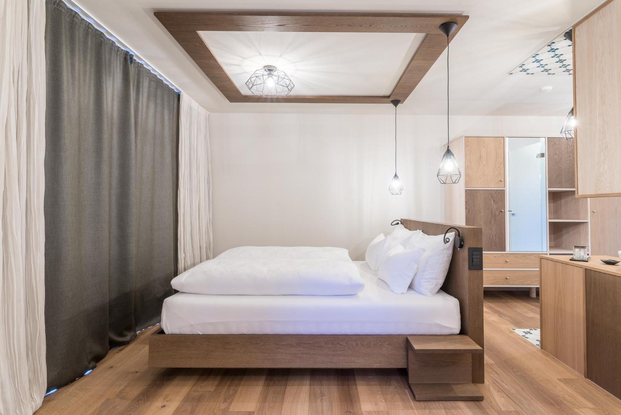Deluxe Double Room with Balcony photo 2
