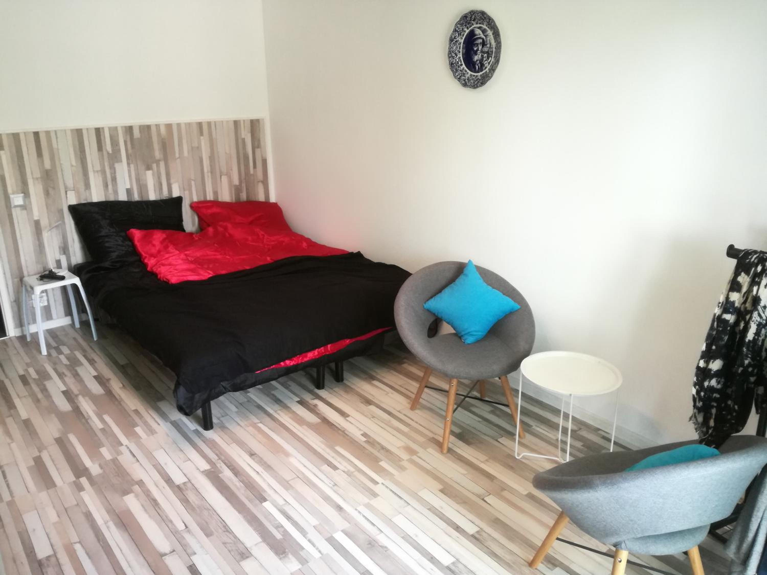 Apartment with Balcony - Photo 13