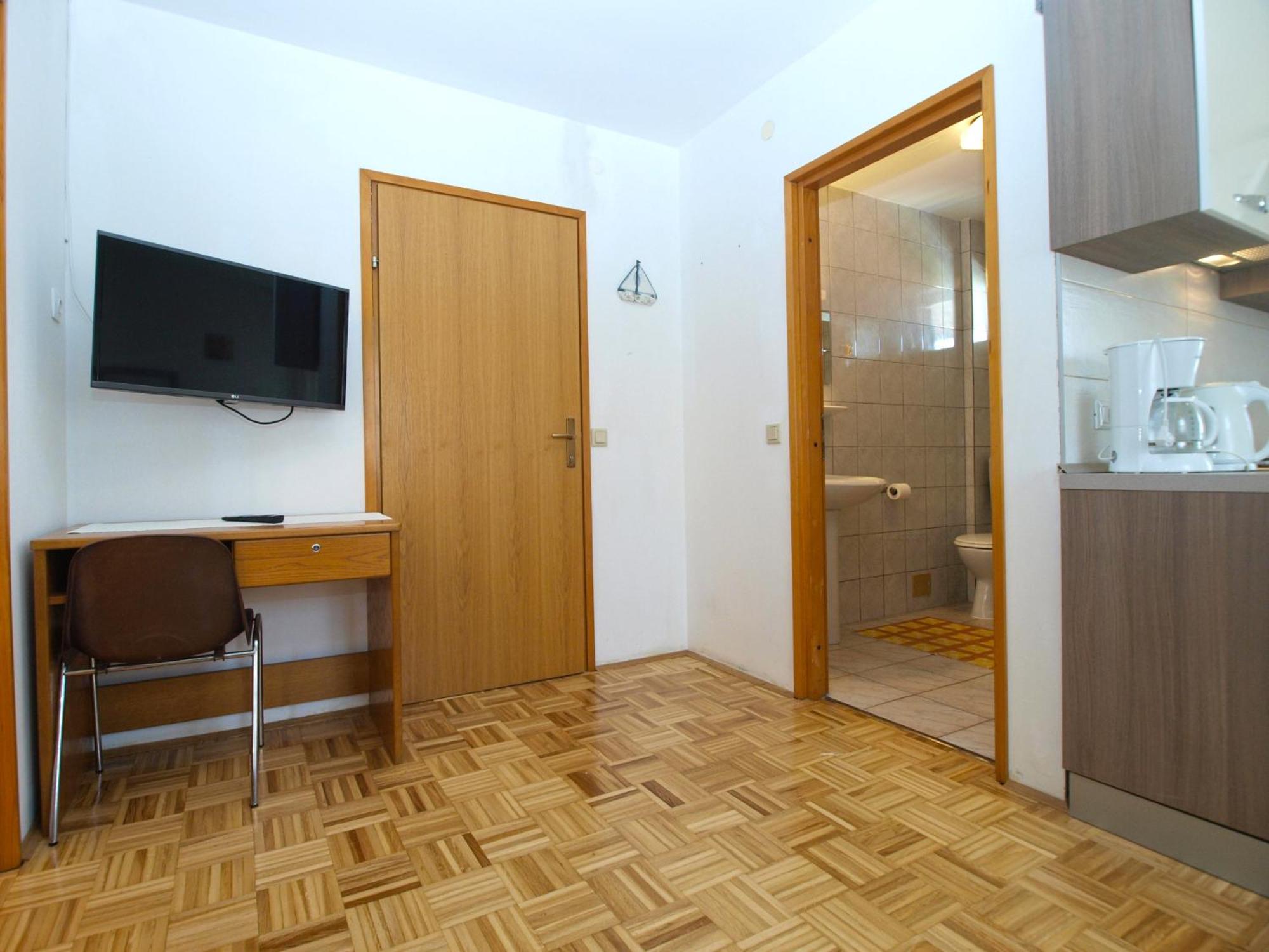 Apartment photo 1