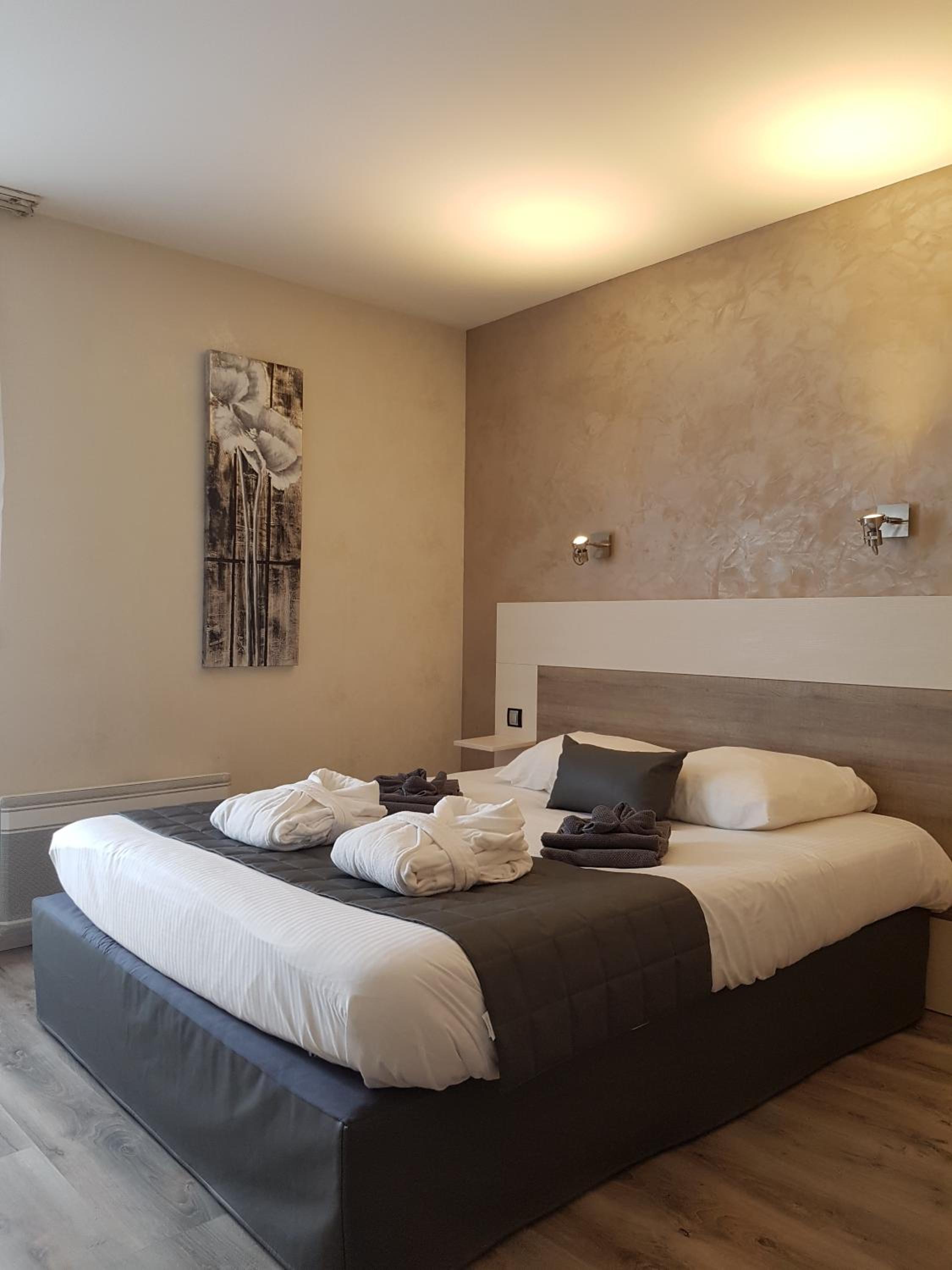 Superior Double Room - Photo 11