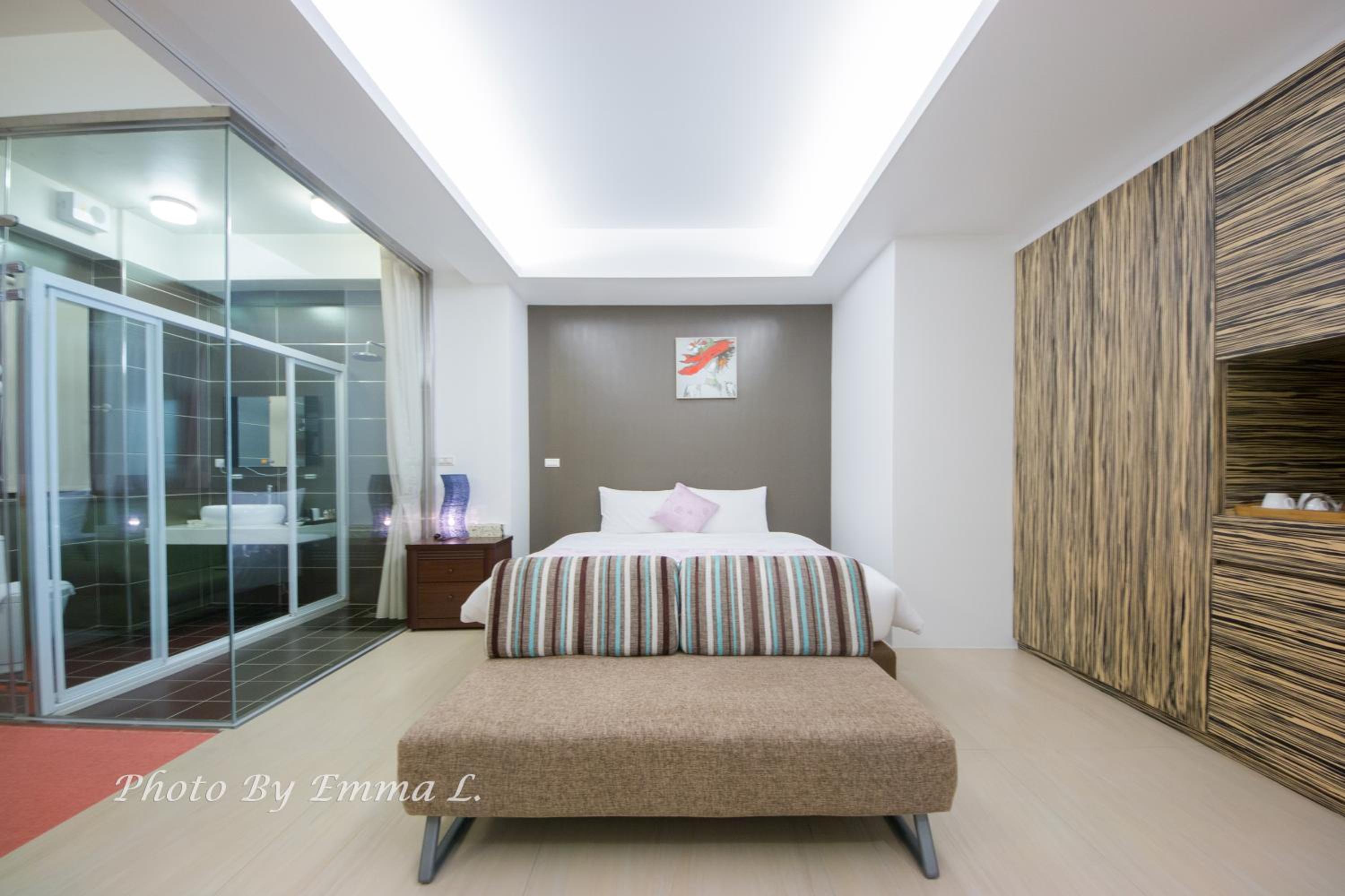 Large Double Room photo 1