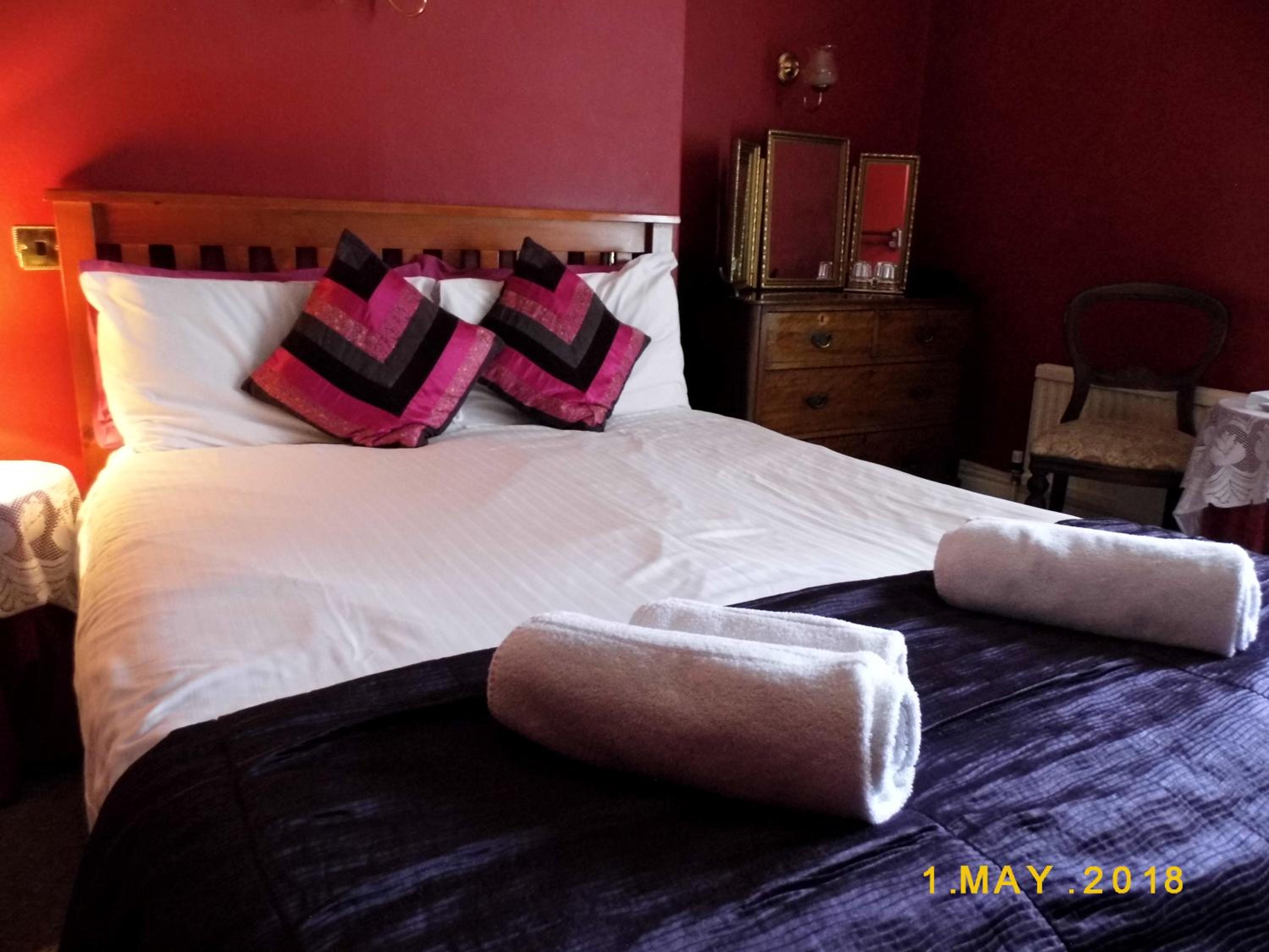 Double Room En-Suite - Photo 1