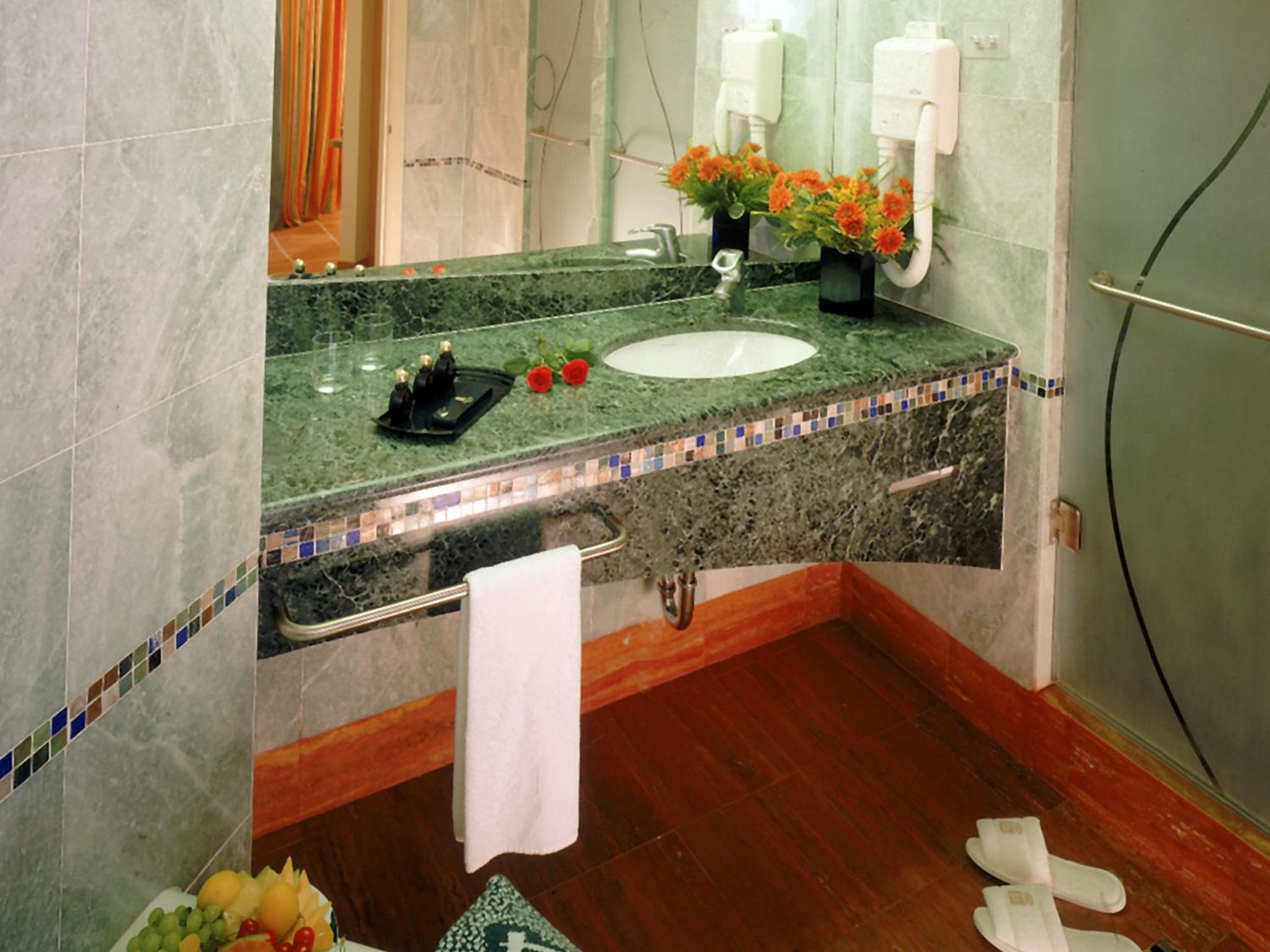 Standard Room Triple (3 Adults) - Photo 3