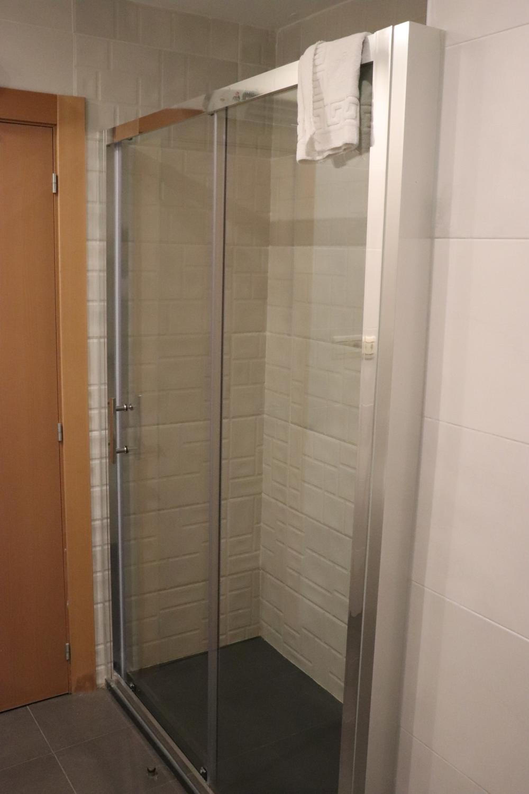 Double or Twin Room - Photo 7