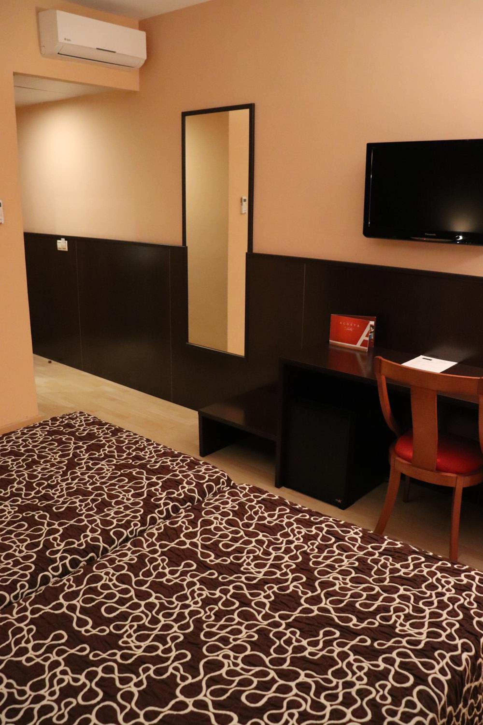 Double or Twin Room - Photo 2