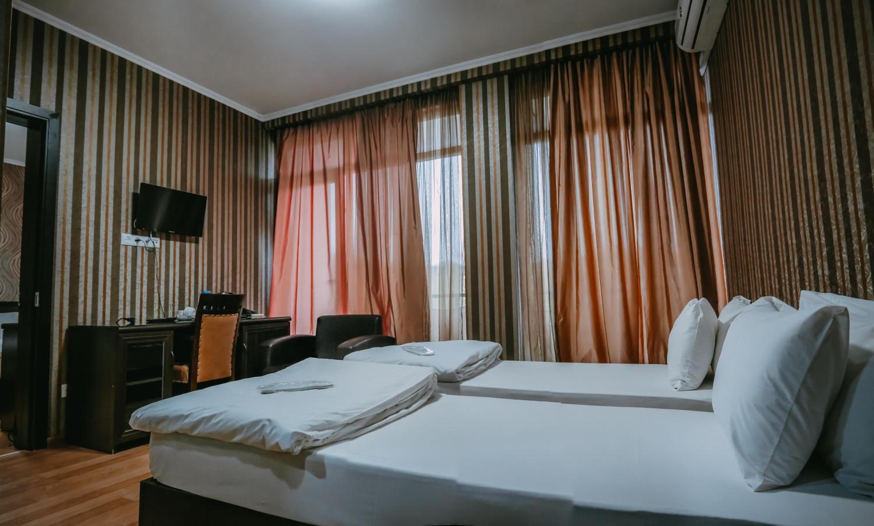 Standard Double or Twin Room photo 1