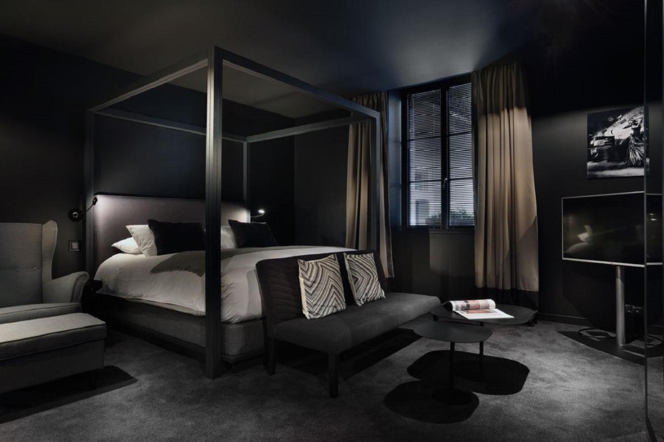 Chambre Noir Infini