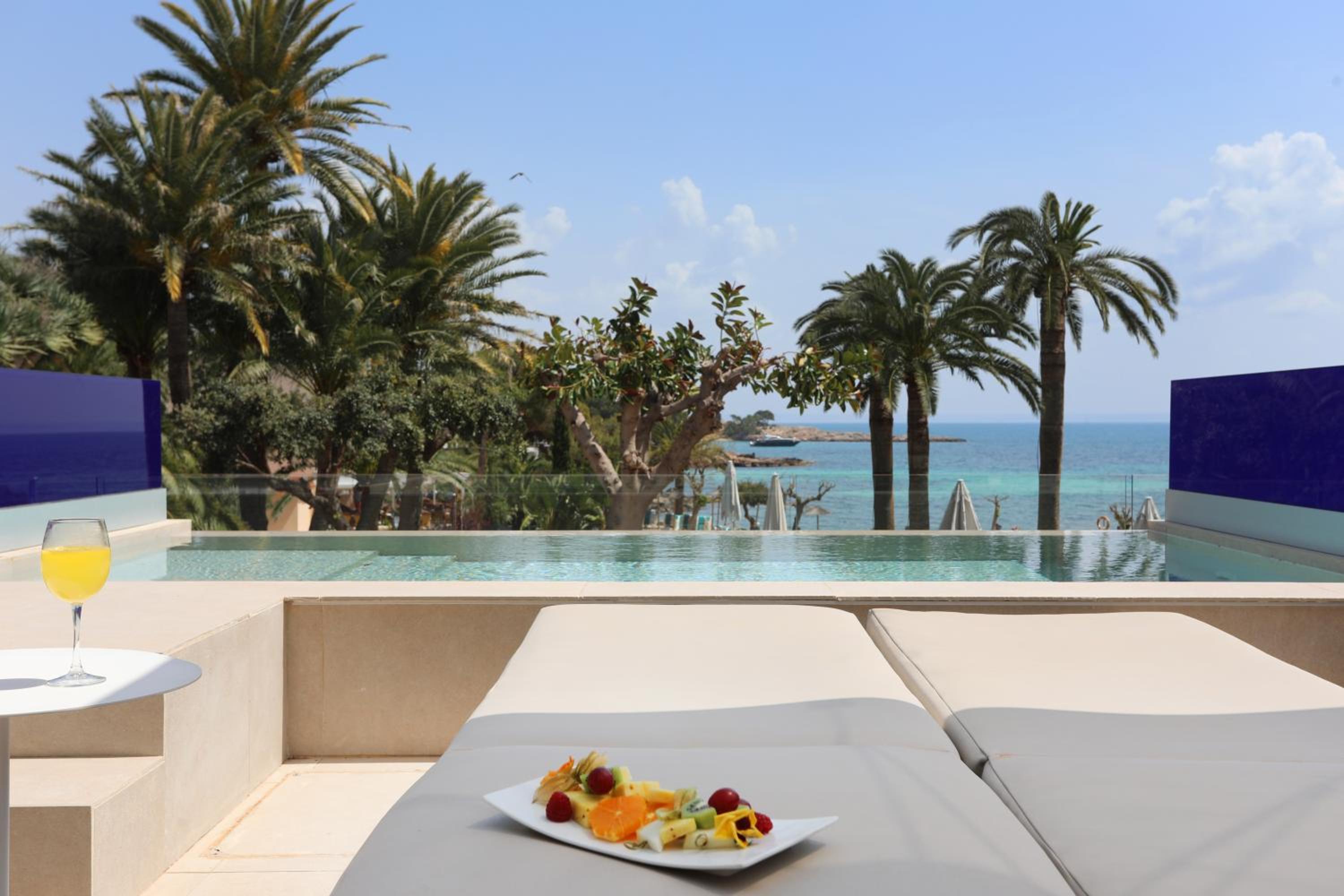Premium Double Room with Sea View and Private Pool