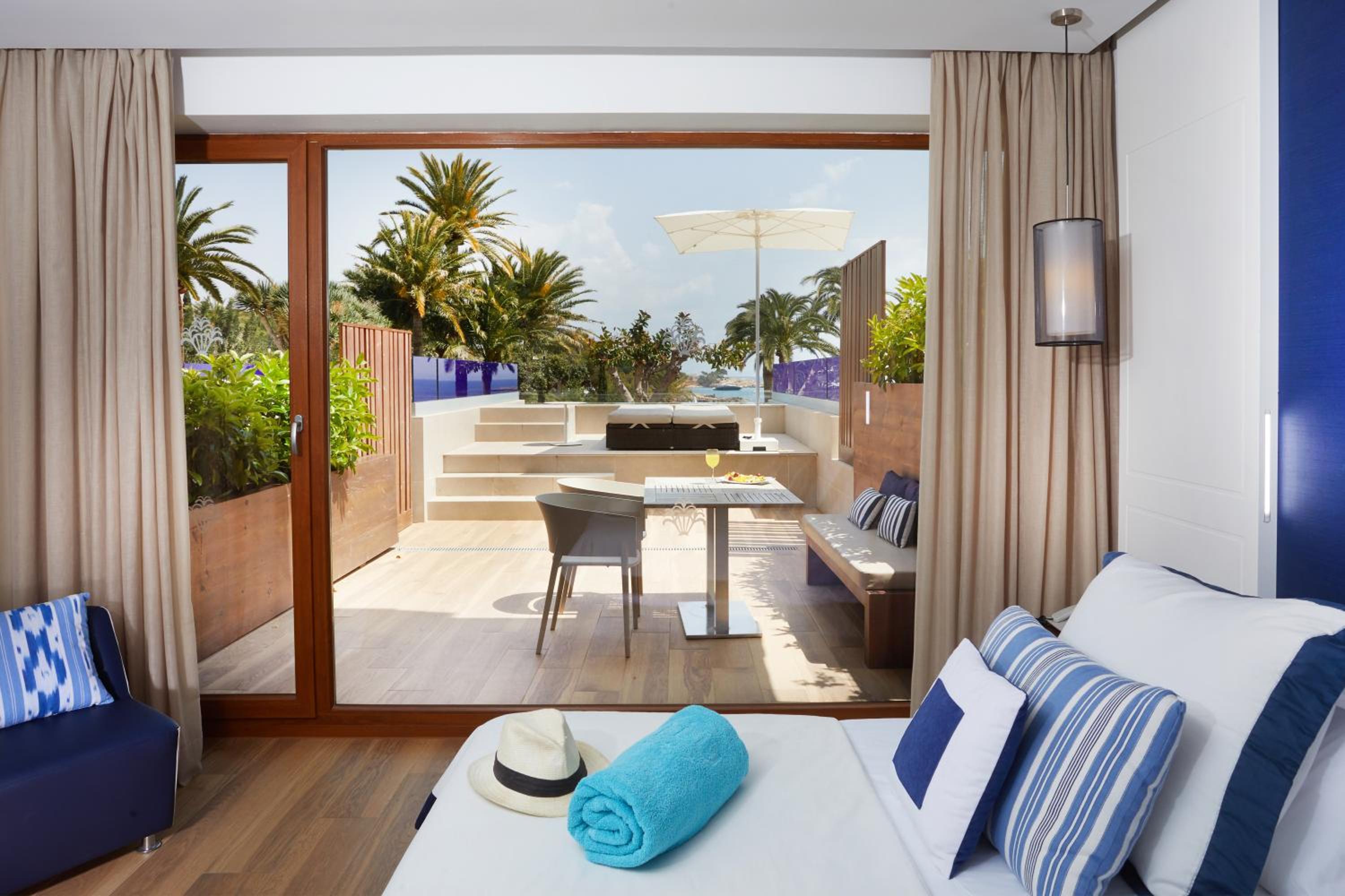 Premium Double Room with Sea View and Private Pool