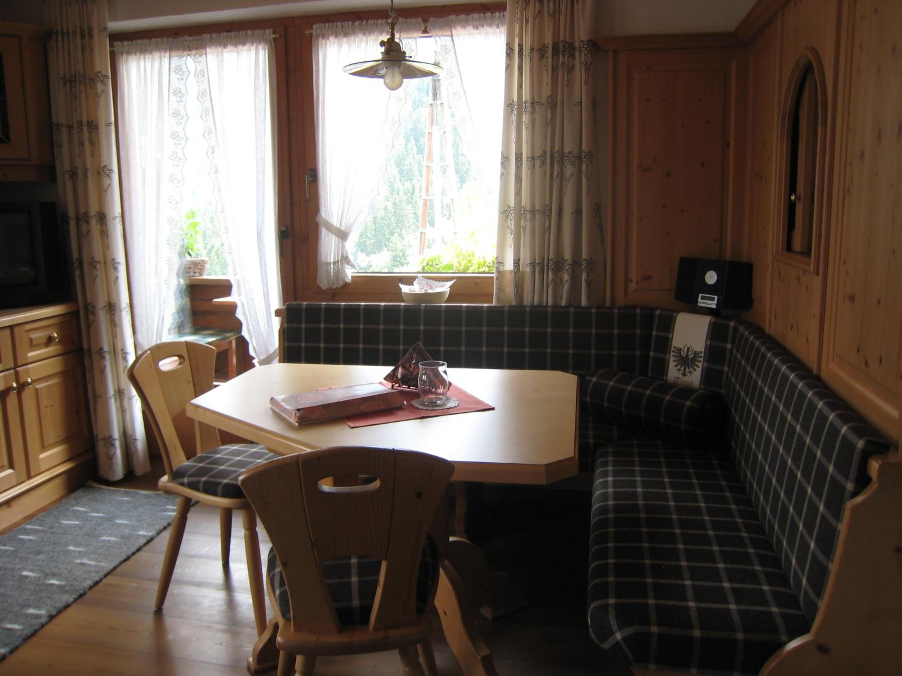 Apartment photo 2