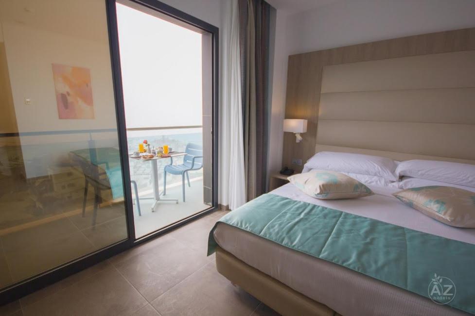 Deluxe Double Room with Balcony and Sea View photo 3