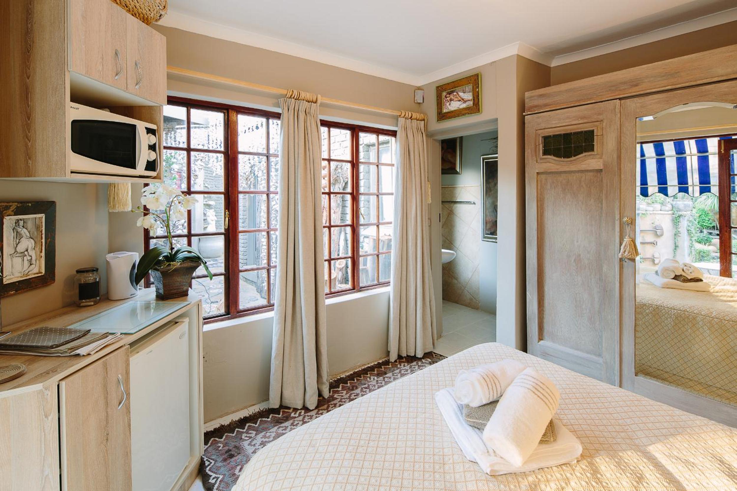 Budget Double Room photo 1