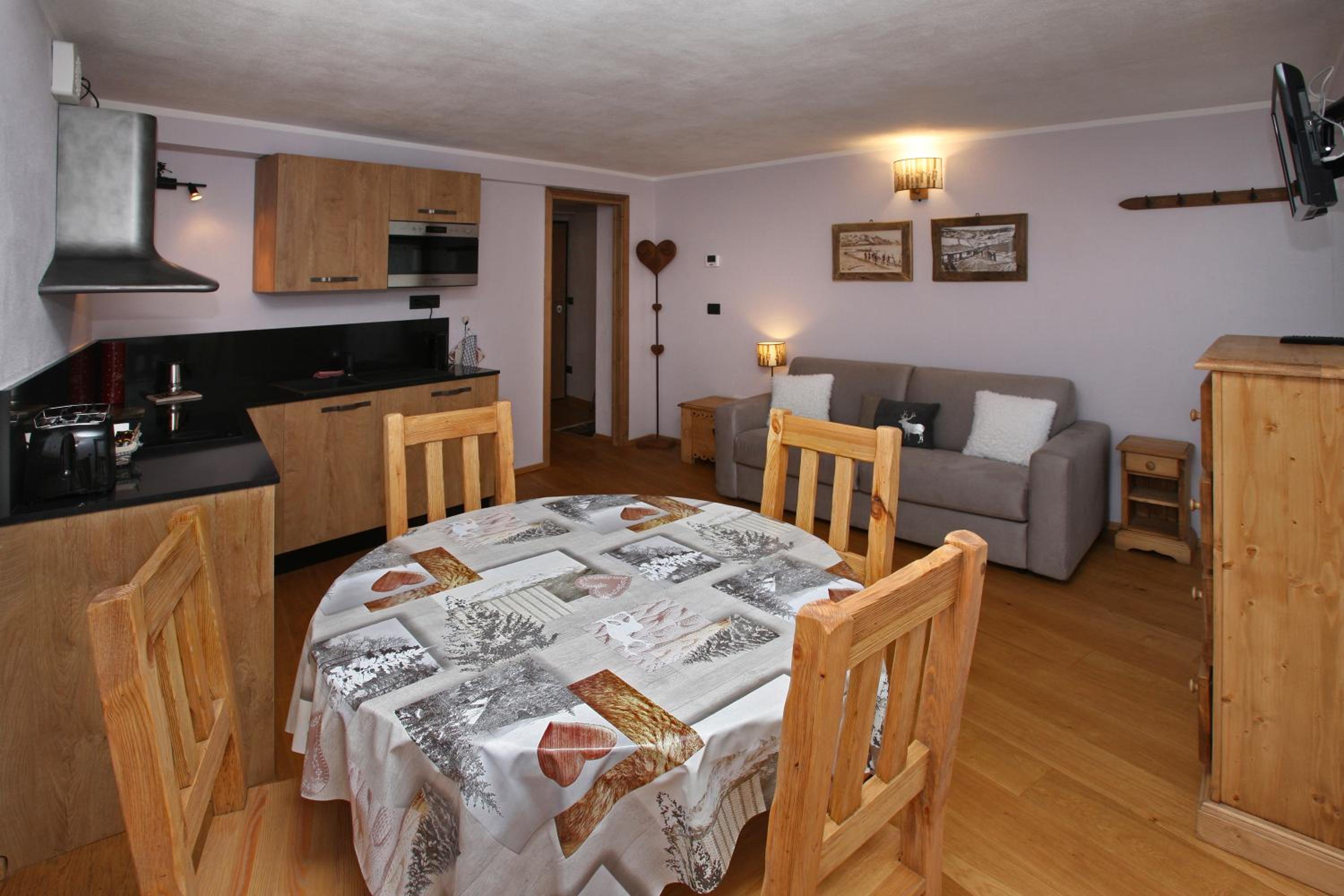 One-Bedroom Apartment photo 2