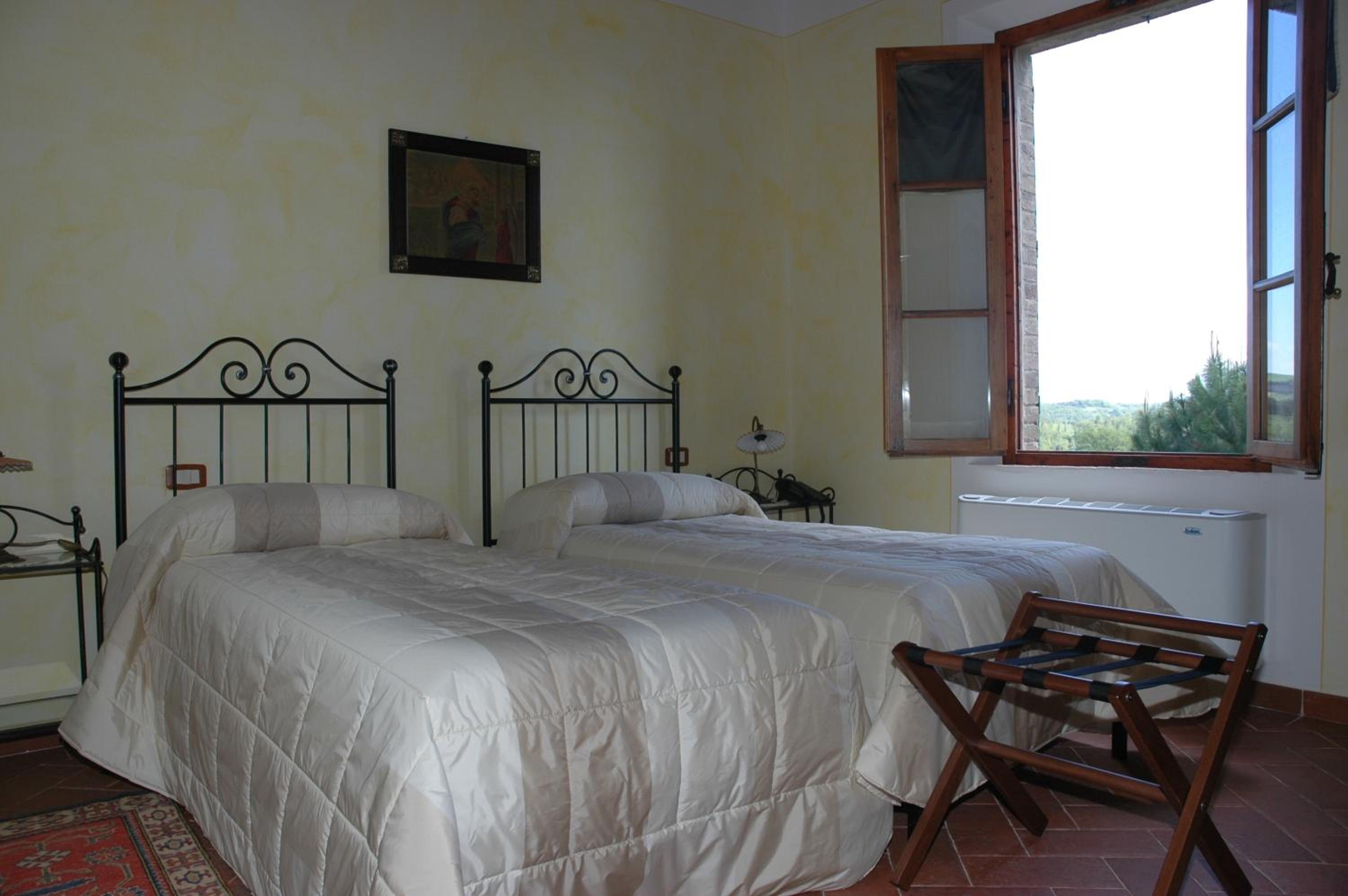 Double Room - Photo 3