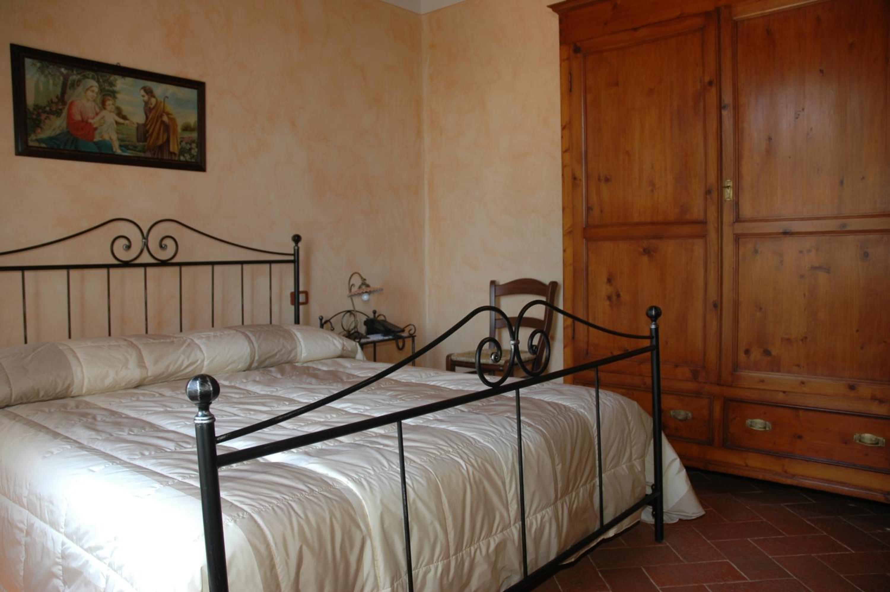 Double Room - Photo 2