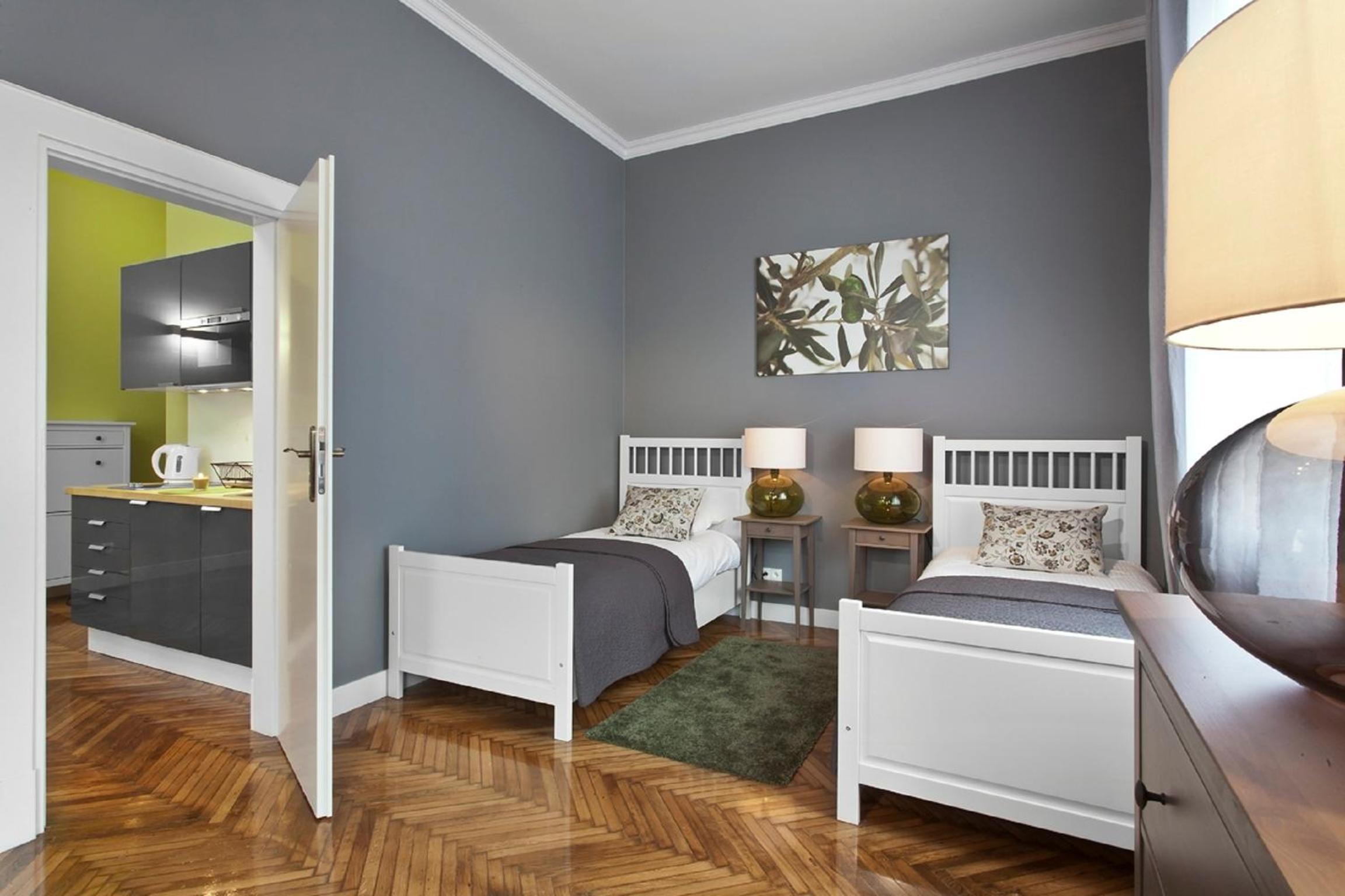 Deluxe One Bedroom Apartment -Twin Beds photo 1