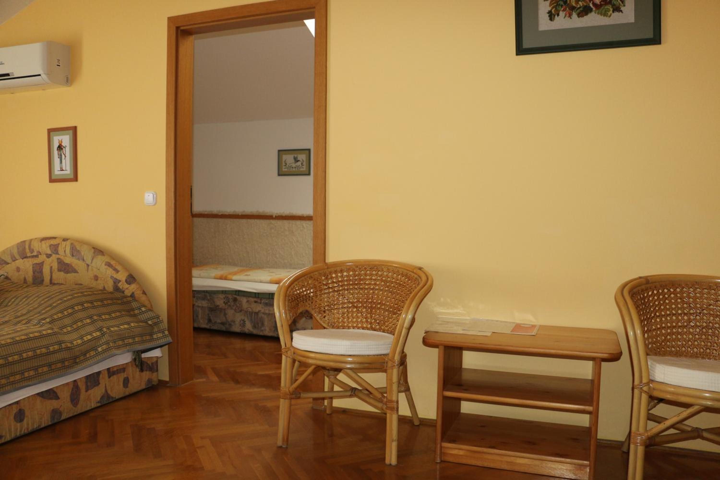 Family Room photo 1
