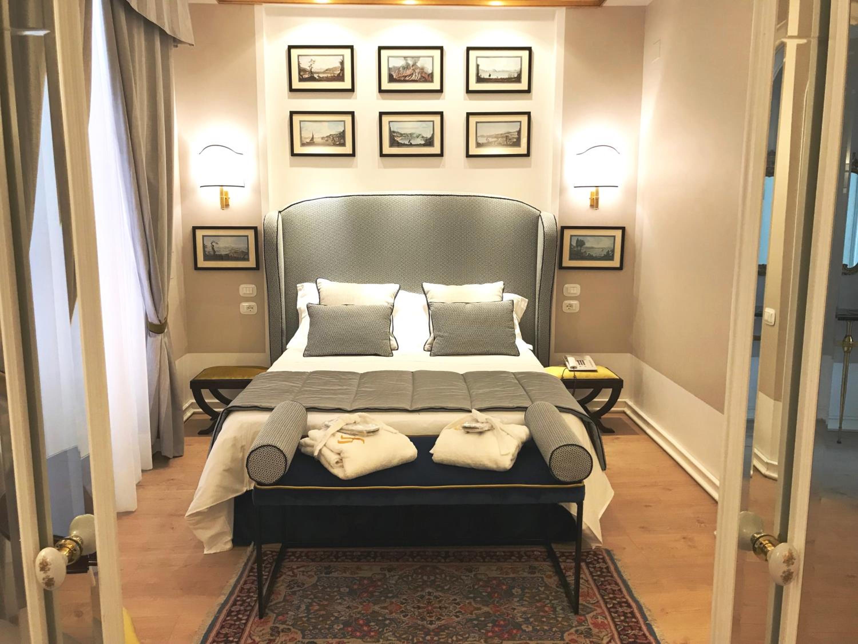 Suite - Photo 1