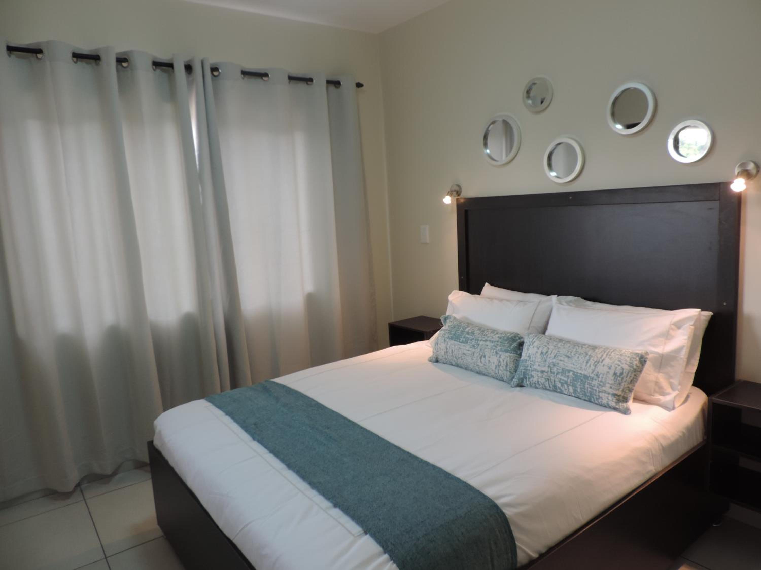 Two-Bedroom Apartment with Balcony photo 1