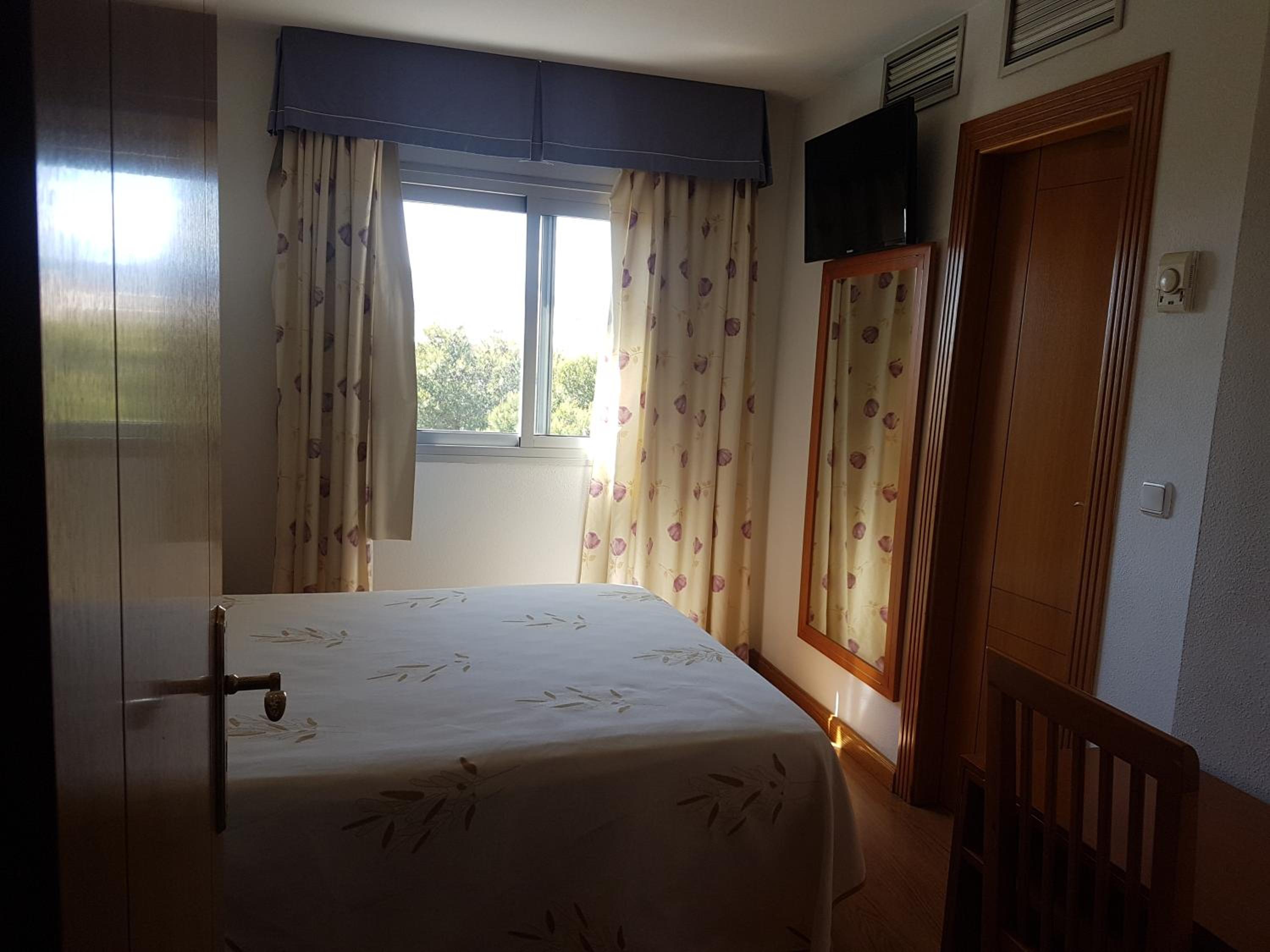Standard Queen Room photo 2