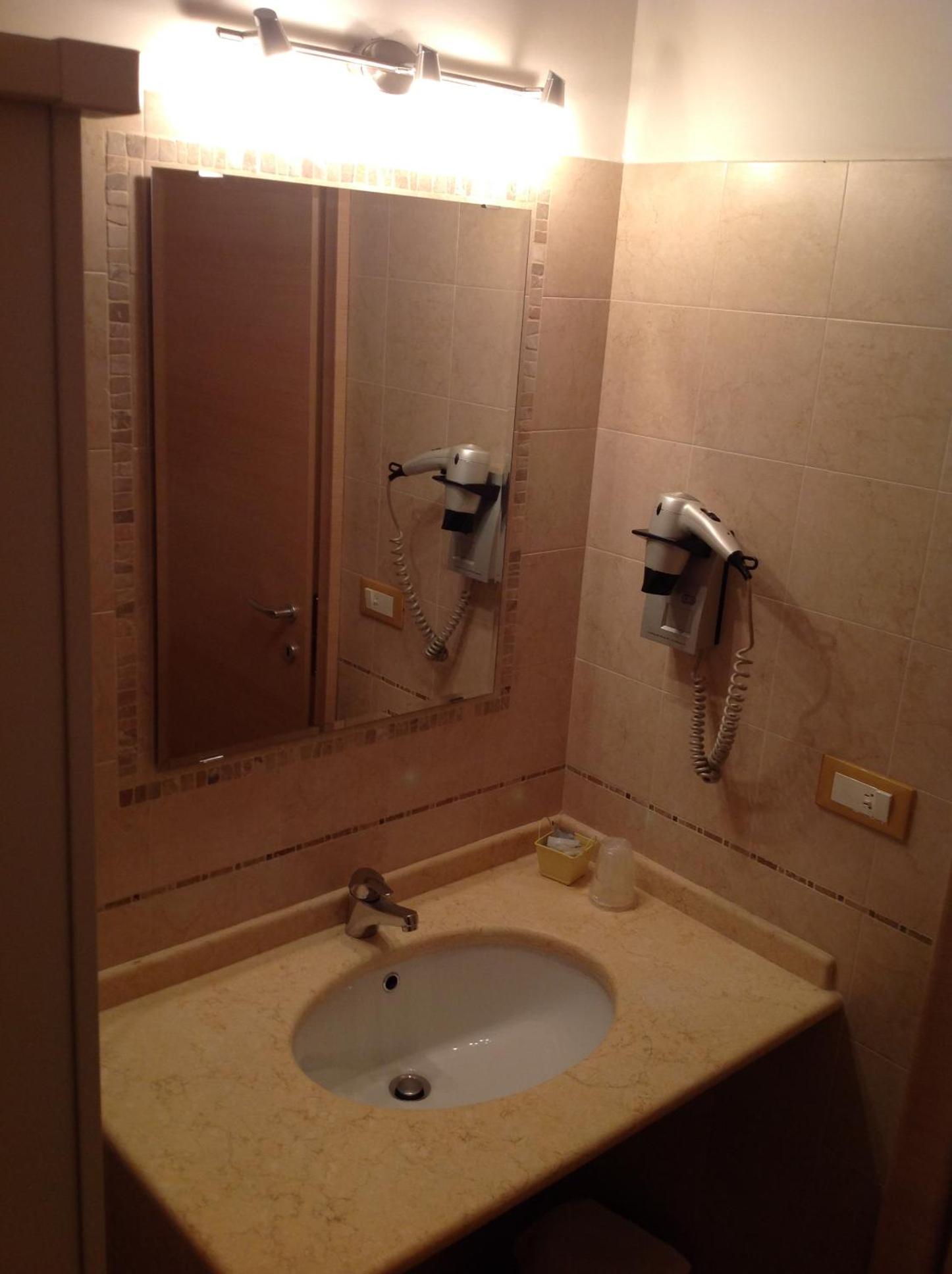 Deluxe Double Room - Photo 6