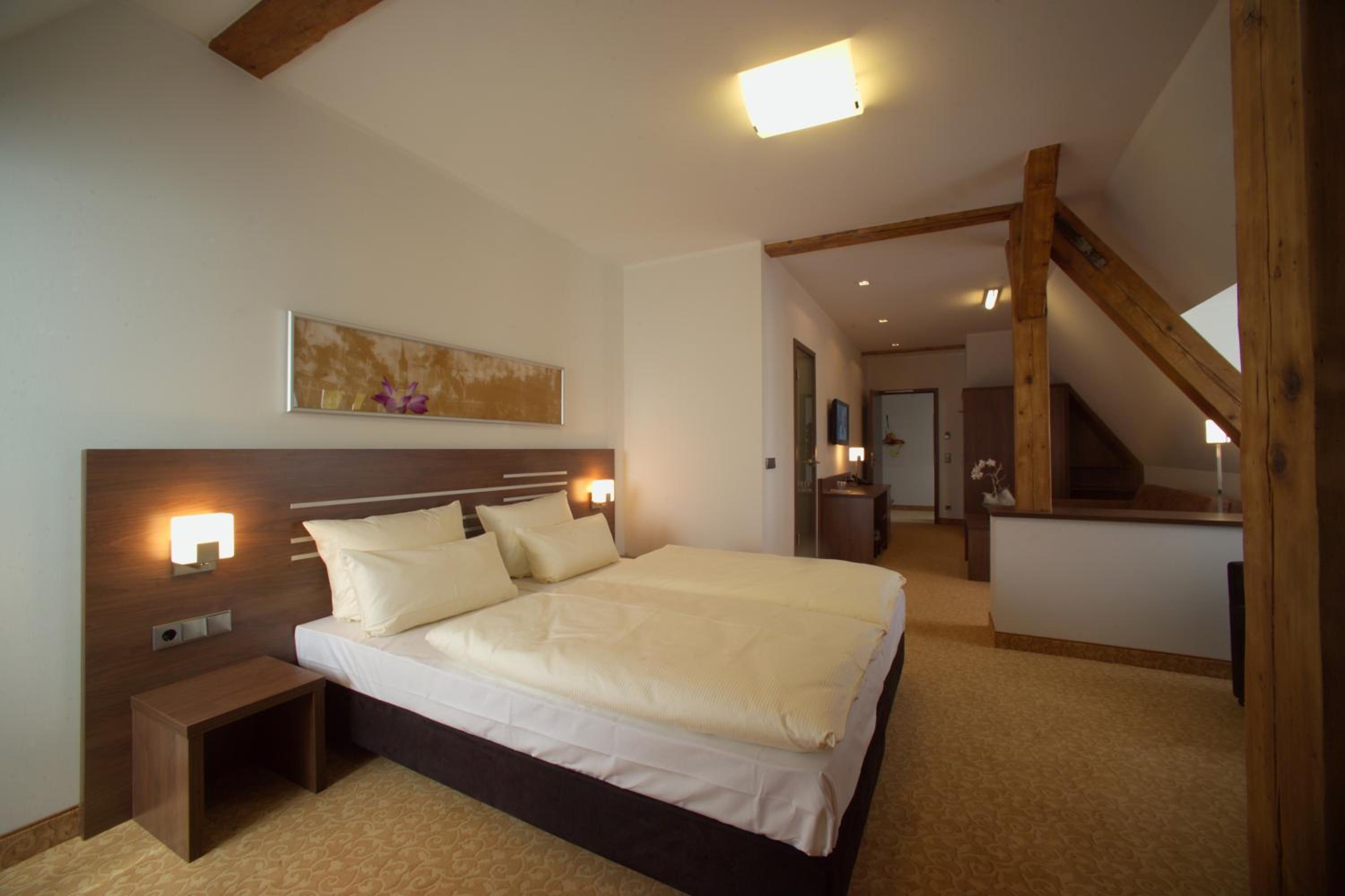 Suite - Photo 9