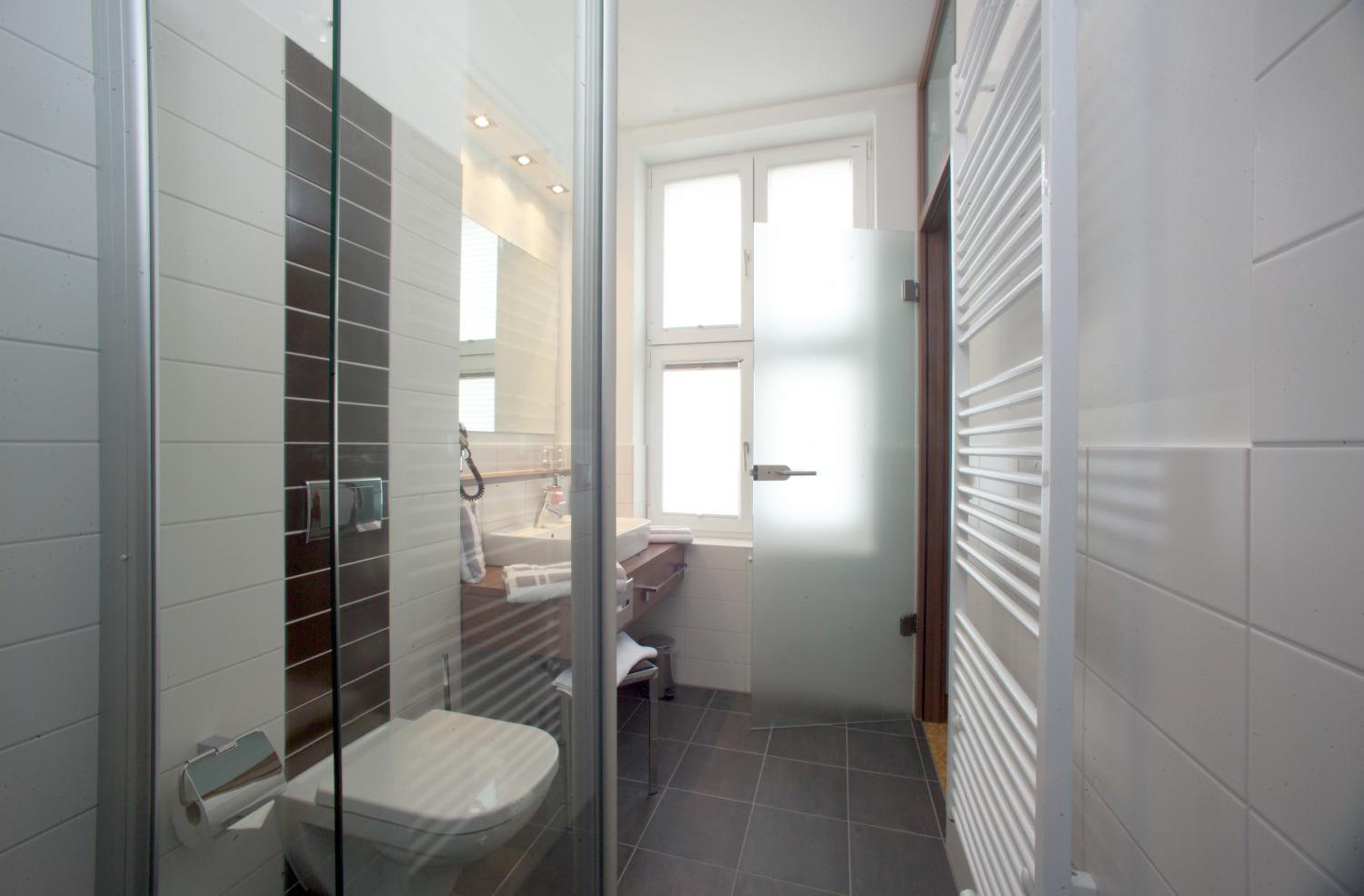 Double or Twin Room - Photo 4