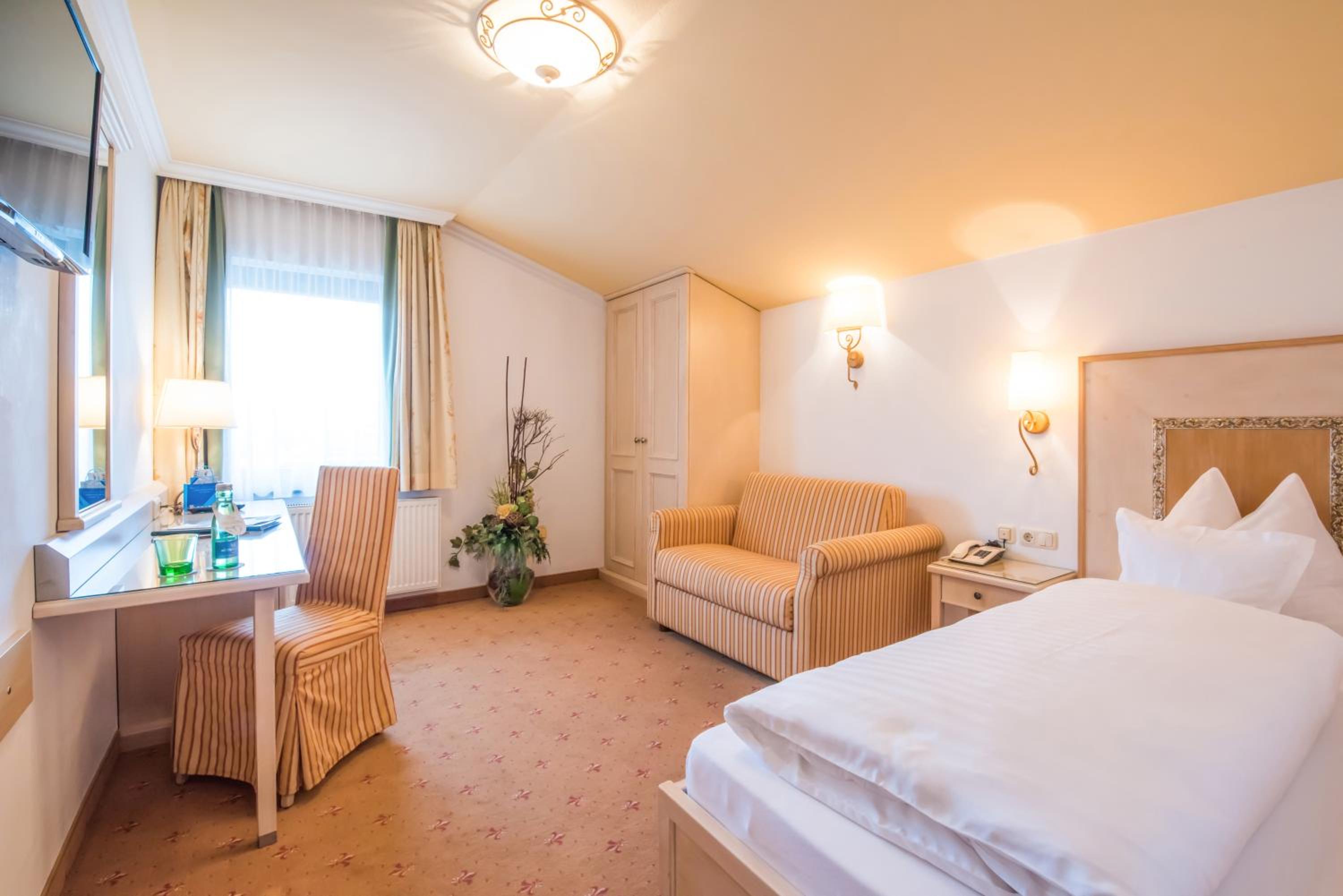 Single Room photo 3