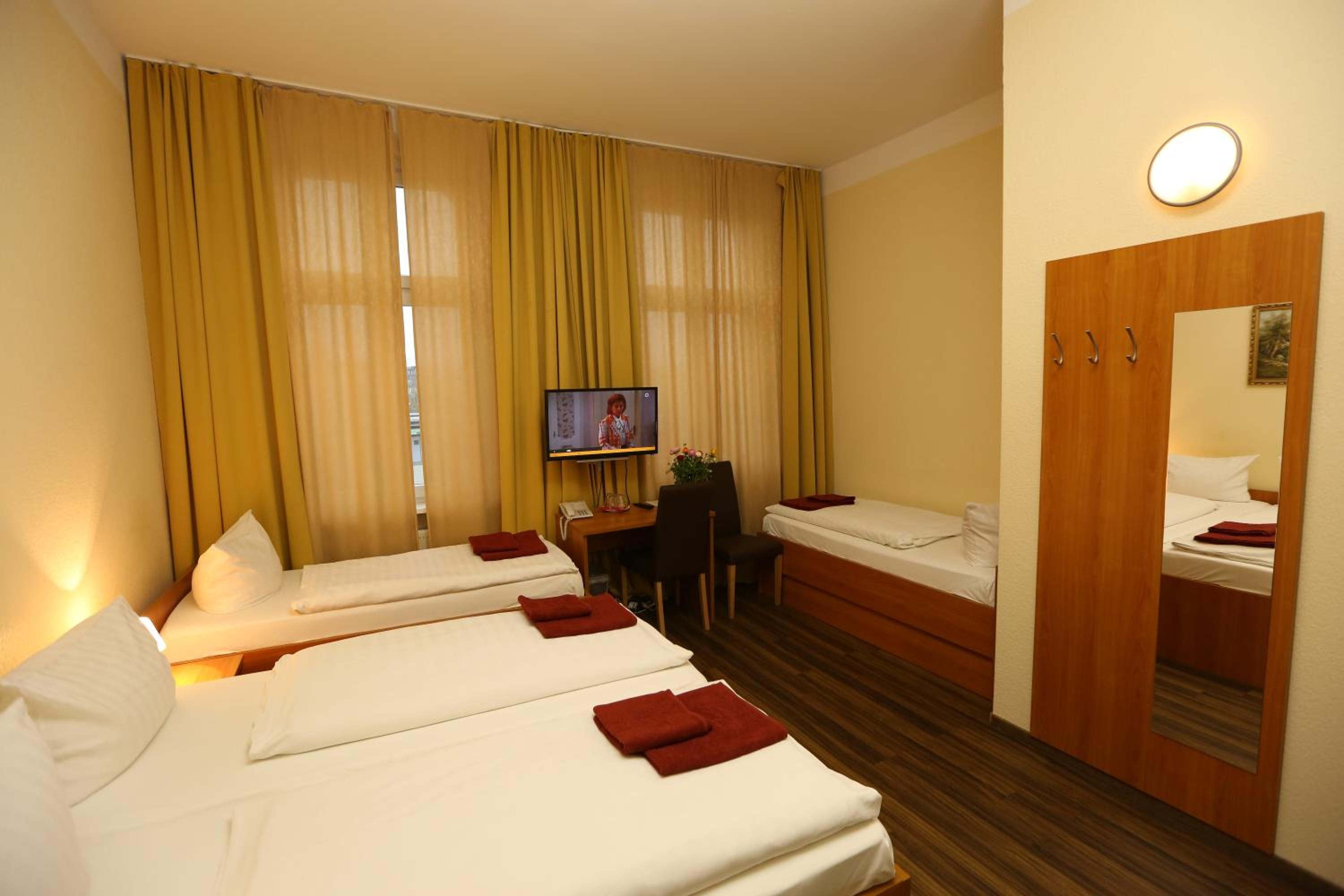 Family Quadruple Room photo 1