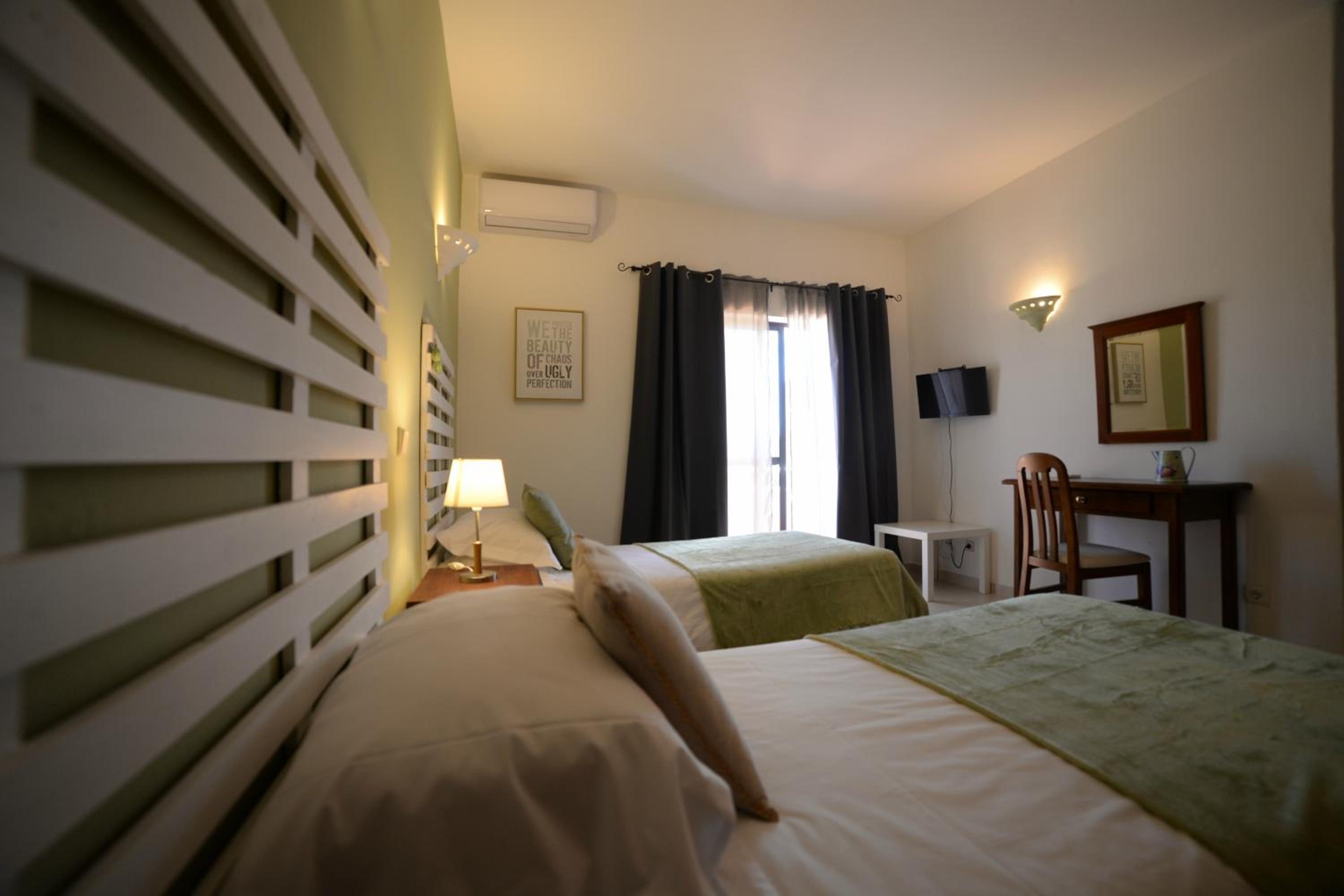 Double Room with Garden View - Photo 5