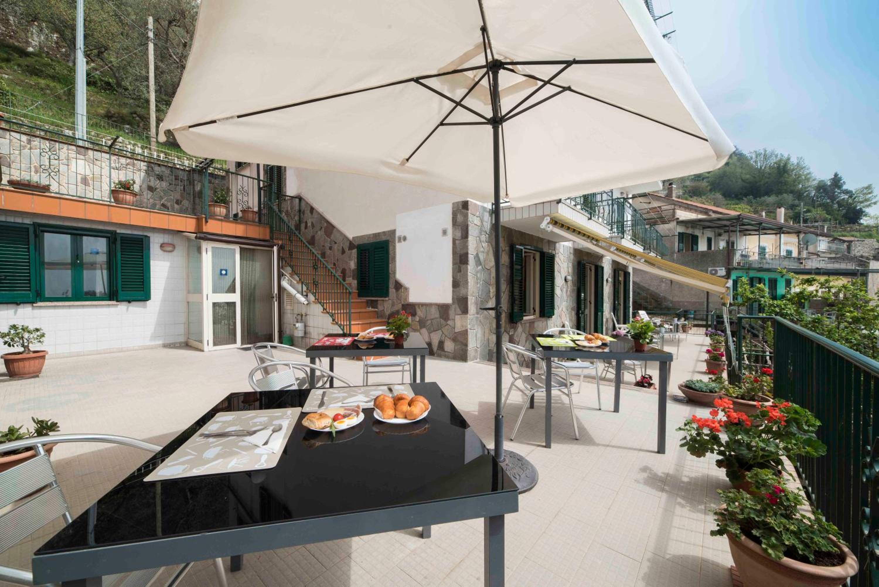 Double Room with Terrace - Photo 13
